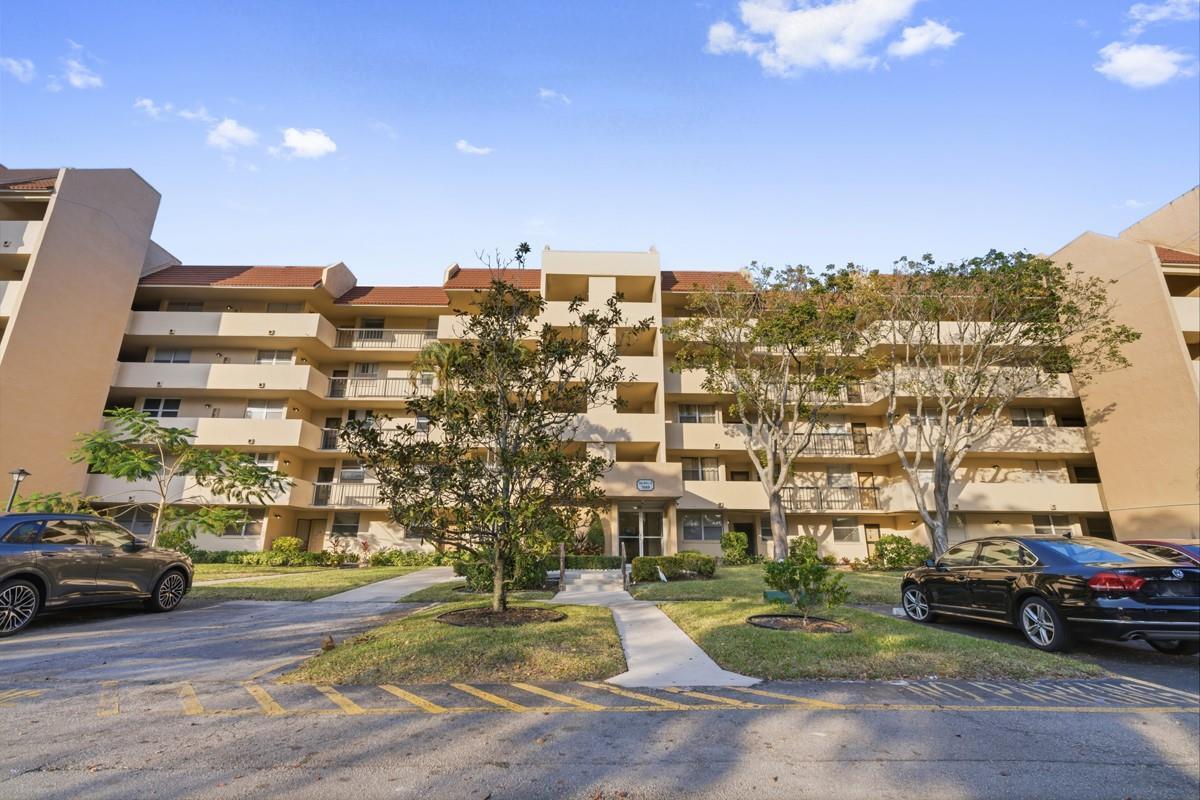 7080 ENVIRON Boulevard # 423, Lauderhill FL 33319 photo 3