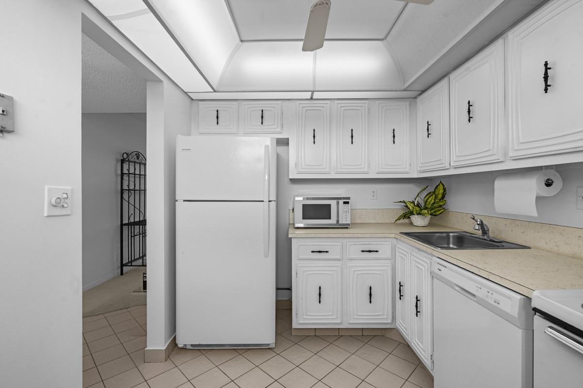 7080 ENVIRON Boulevard # 423, Lauderhill FL 33319 photo 5