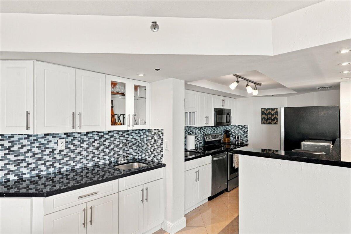300 THREE ISLANDS Boulevard # 312, Hallandale Beach FL 33009 photo 5