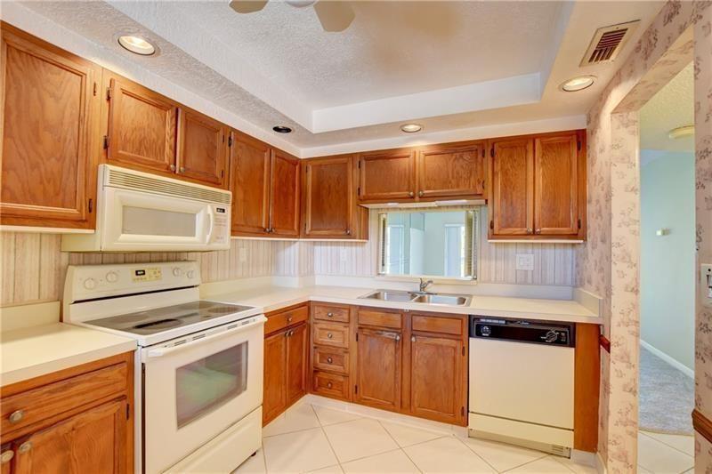 8735 RAMBLEWOOD Drive # 212, Coral Springs FL 33071 photo 2