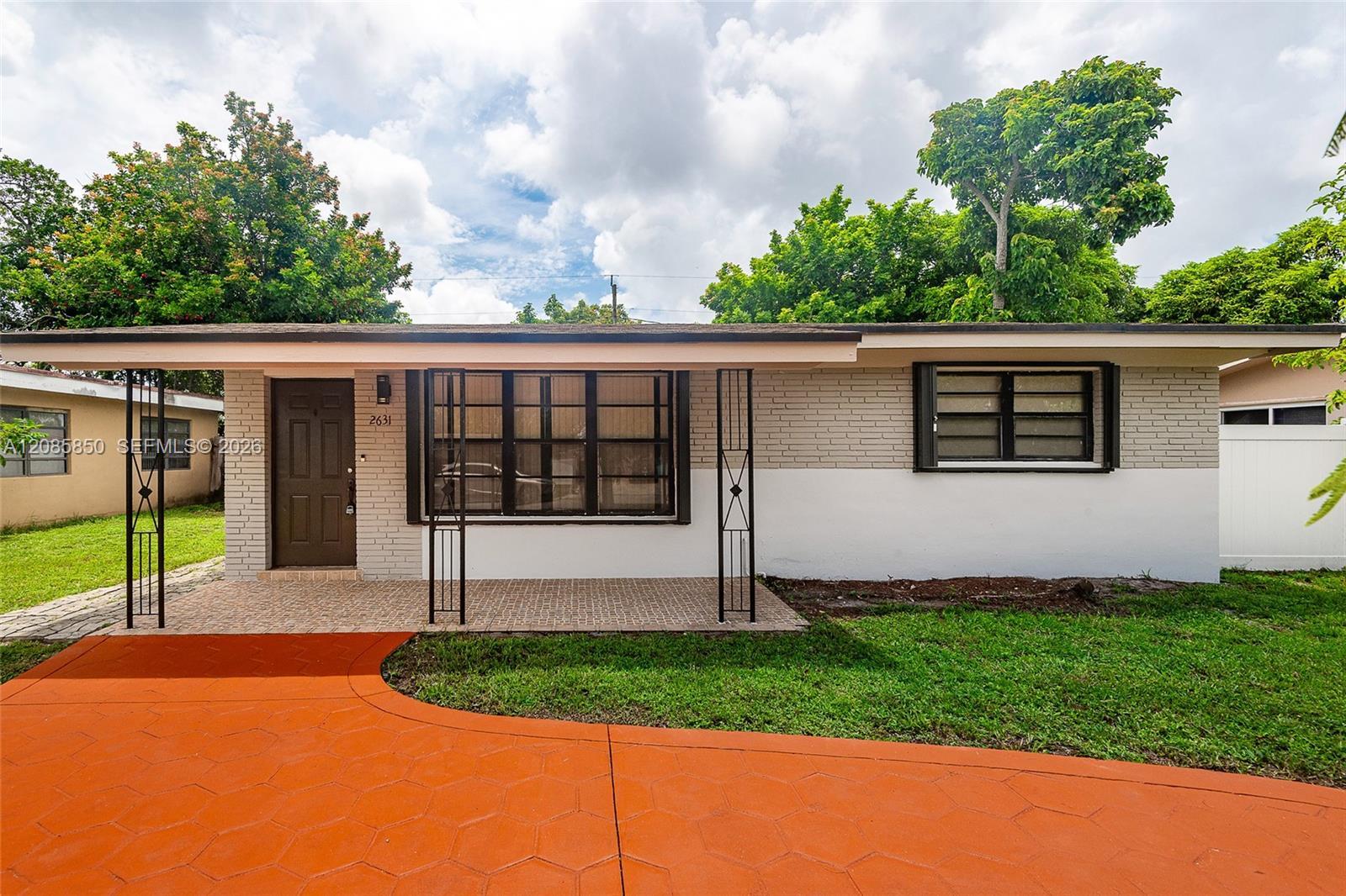 2631 Alcazar Dr, Miramar FL 33023 photo 2