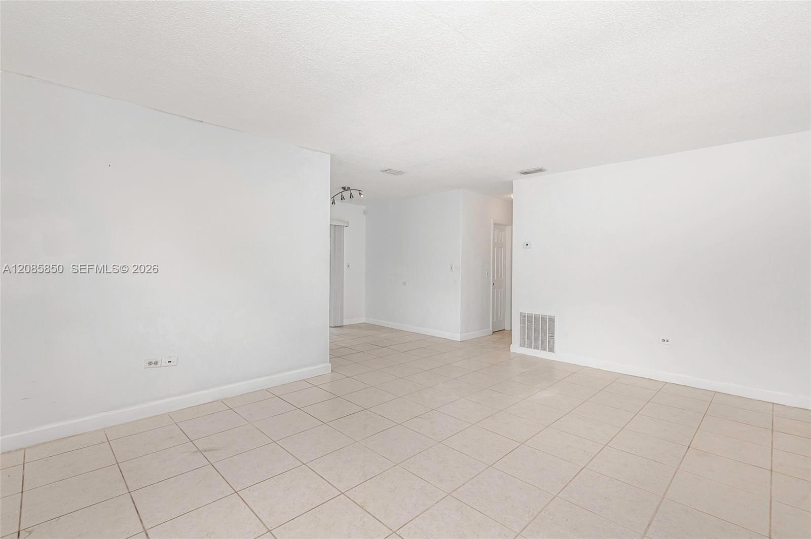 2631 Alcazar Dr, Miramar FL 33023 photo 5