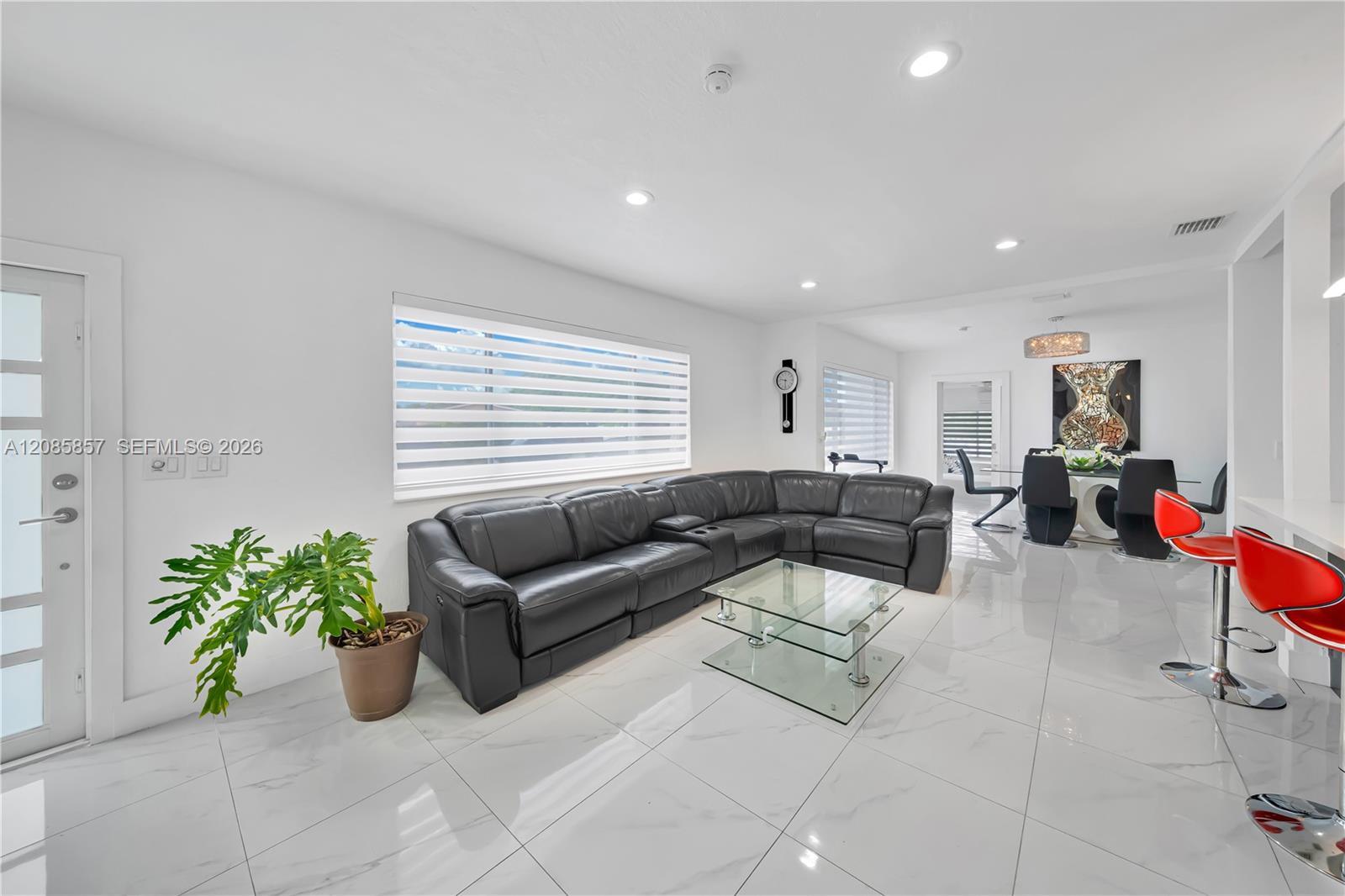 9365 SW 44th St, Miami FL 33165 photo 3
