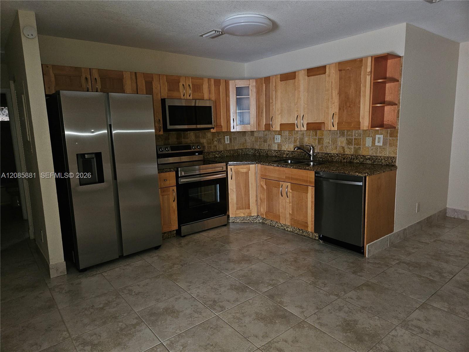 2500 NE 193rd St # 2502, Miami FL 33180