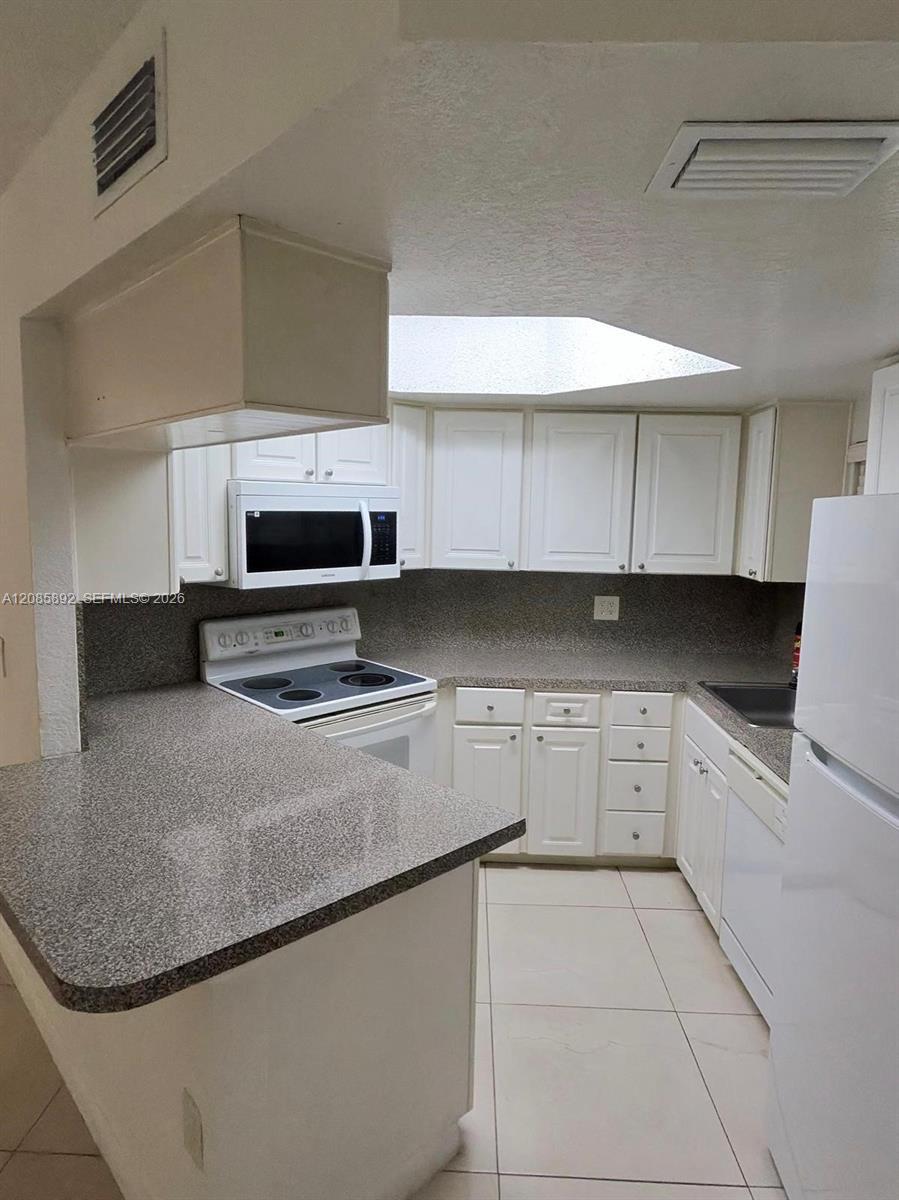 8245 Lake Dr # 404, Doral FL 33166 photo 4
