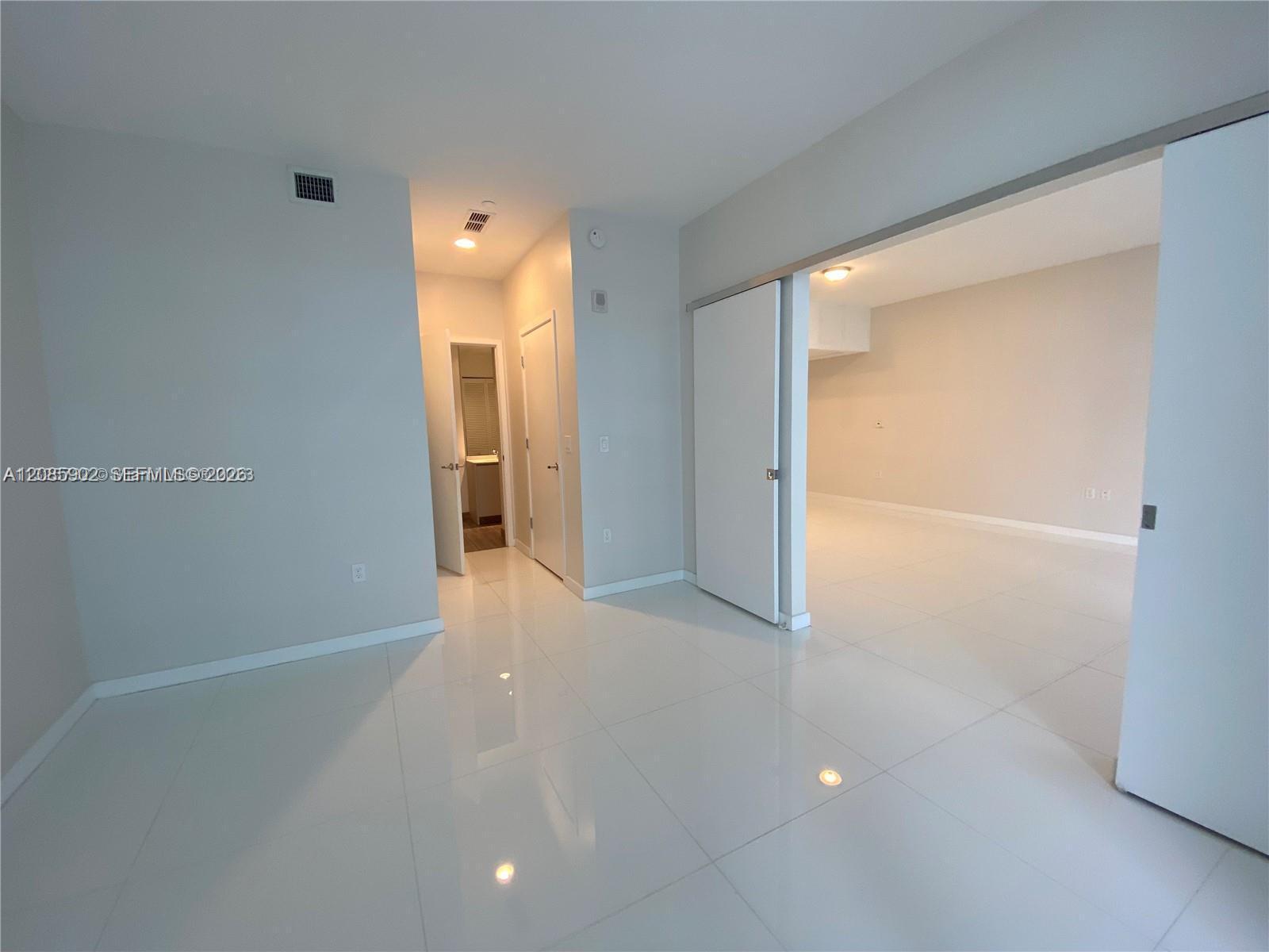 1010 Brickell # 4807, Miami FL 33131 photo 2
