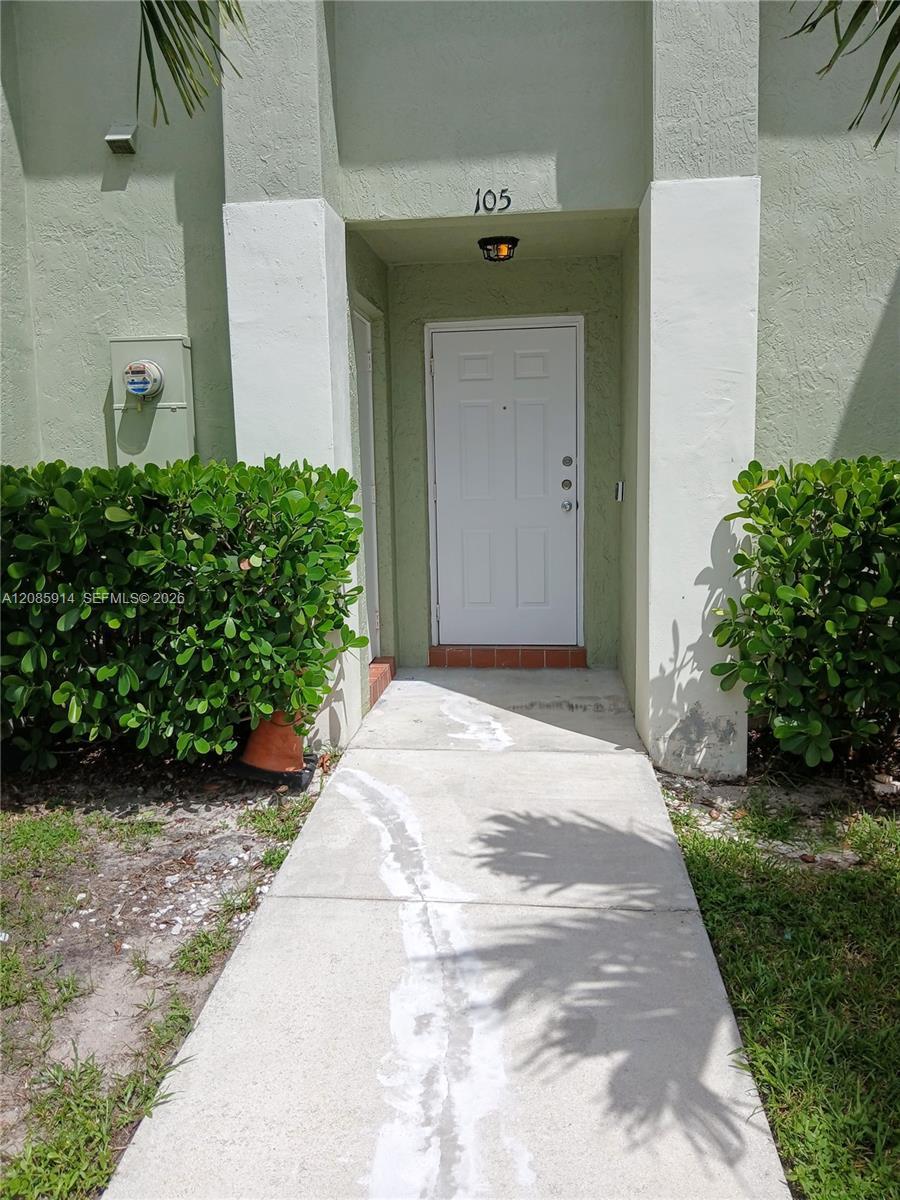 105 Hidden Ct Rd # 3, Hollywood FL 33023 photo 2