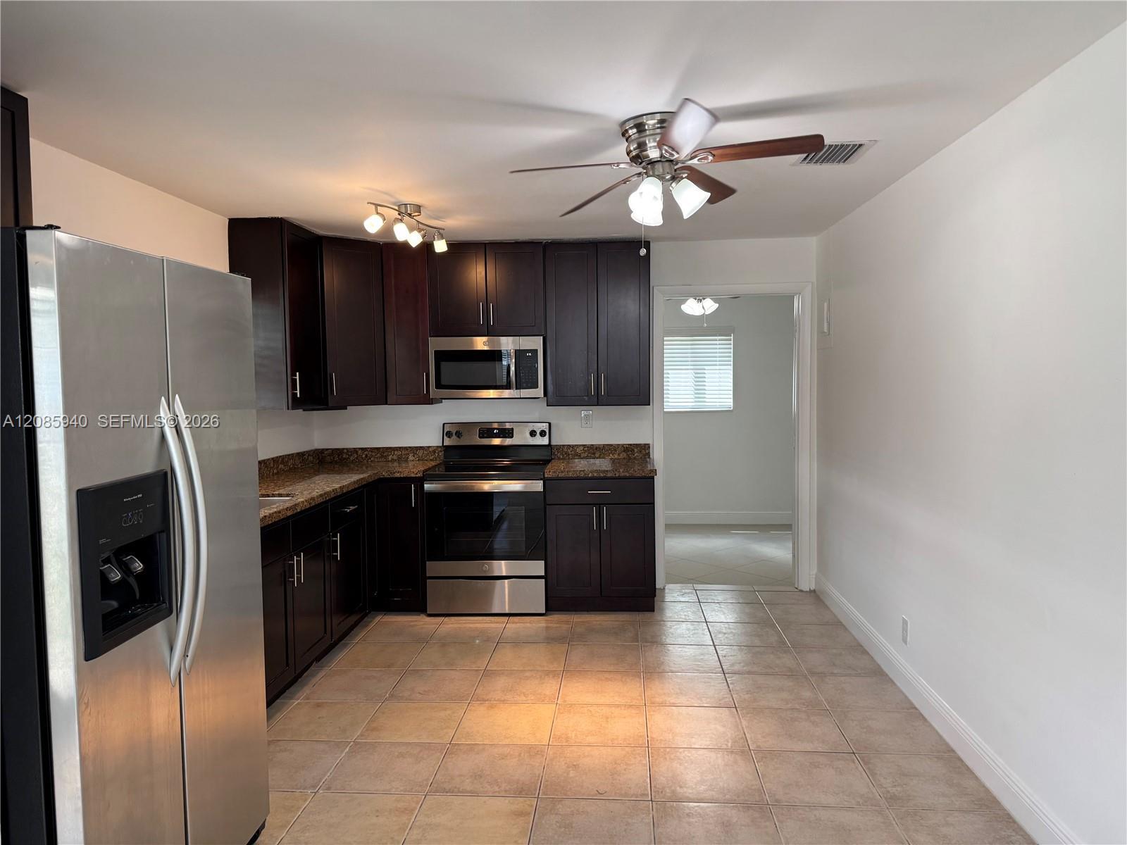 515 NE 11th St, Fort Lauderdale FL 33304 photo 2