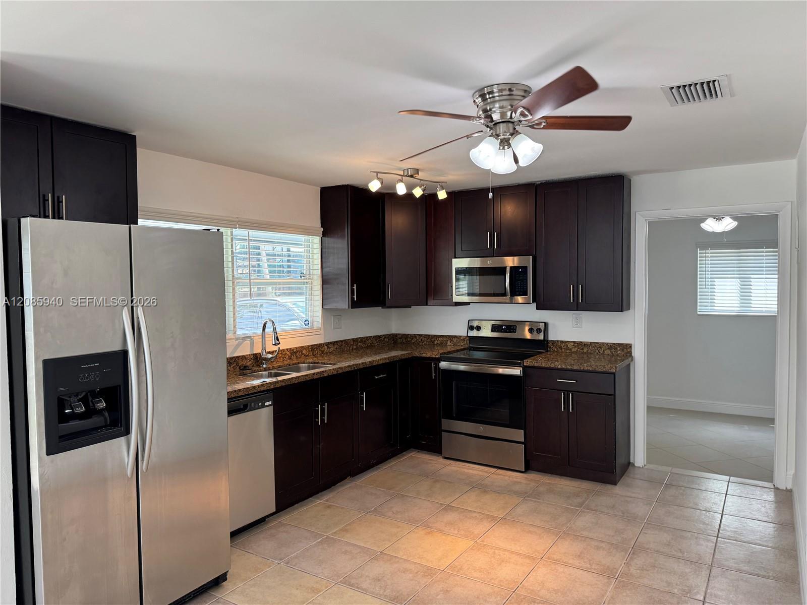 515 NE 11th St, Fort Lauderdale FL 33304