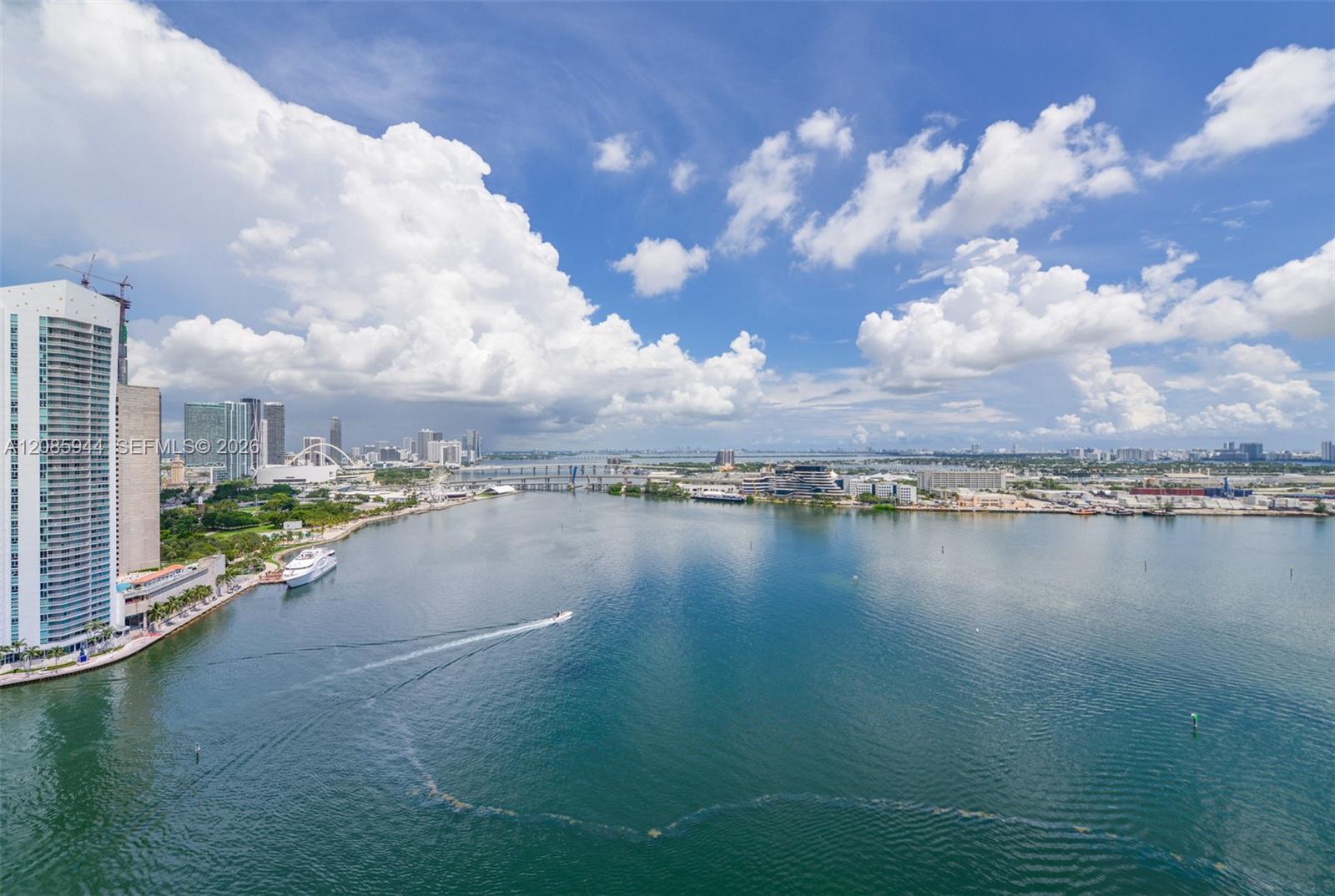 848 Brickell Key Dr # 2702, Miami FL 33131 photo 5