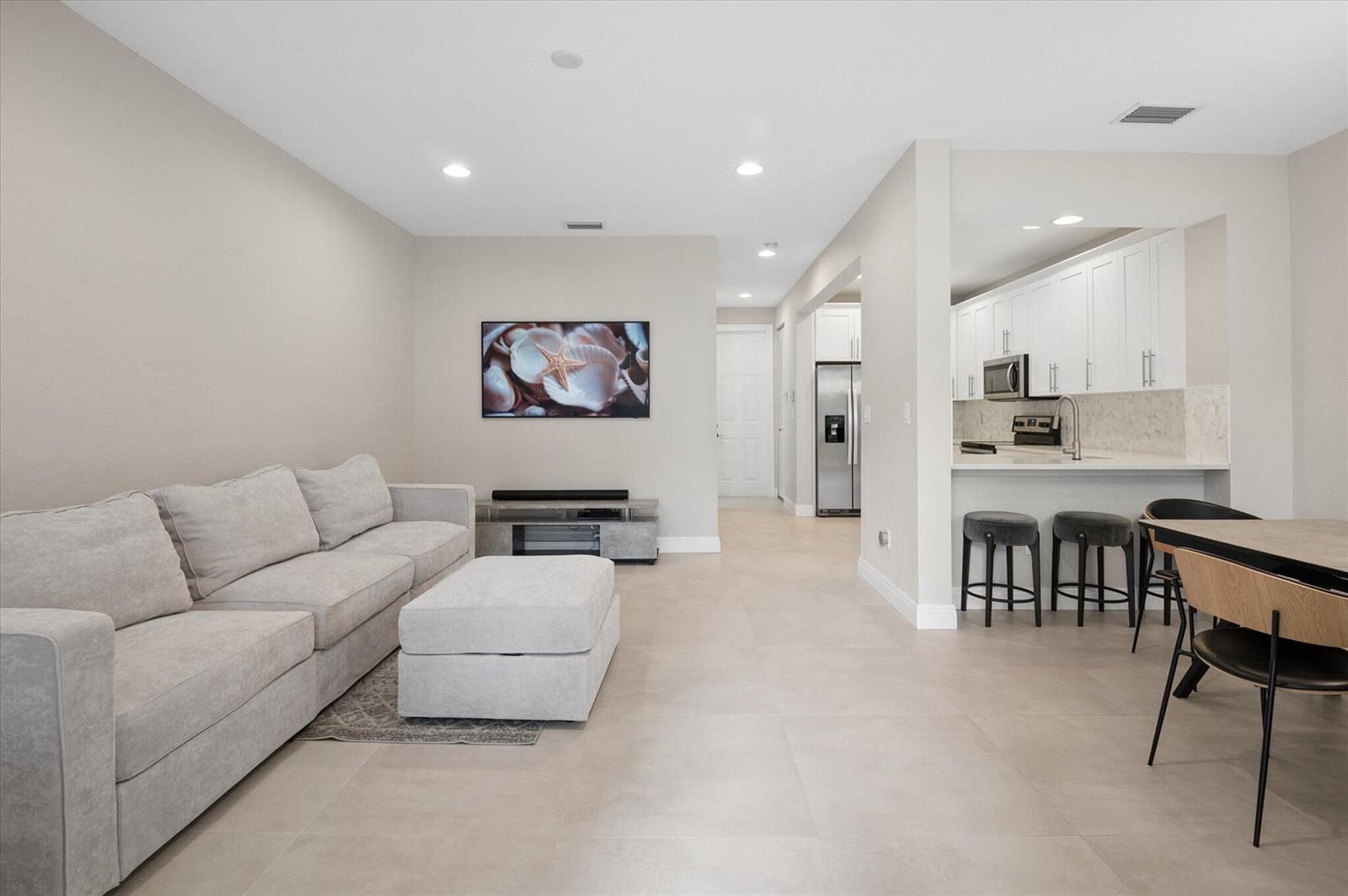 950 Marina Del Ray Lane # 4, West Palm Beach FL 33401