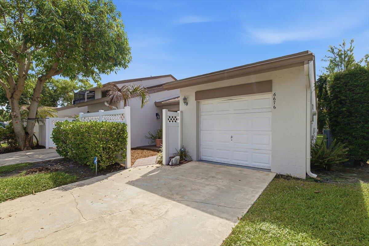 6676 Canary Palm Circle # 19, Boca Raton FL 33433 photo 2