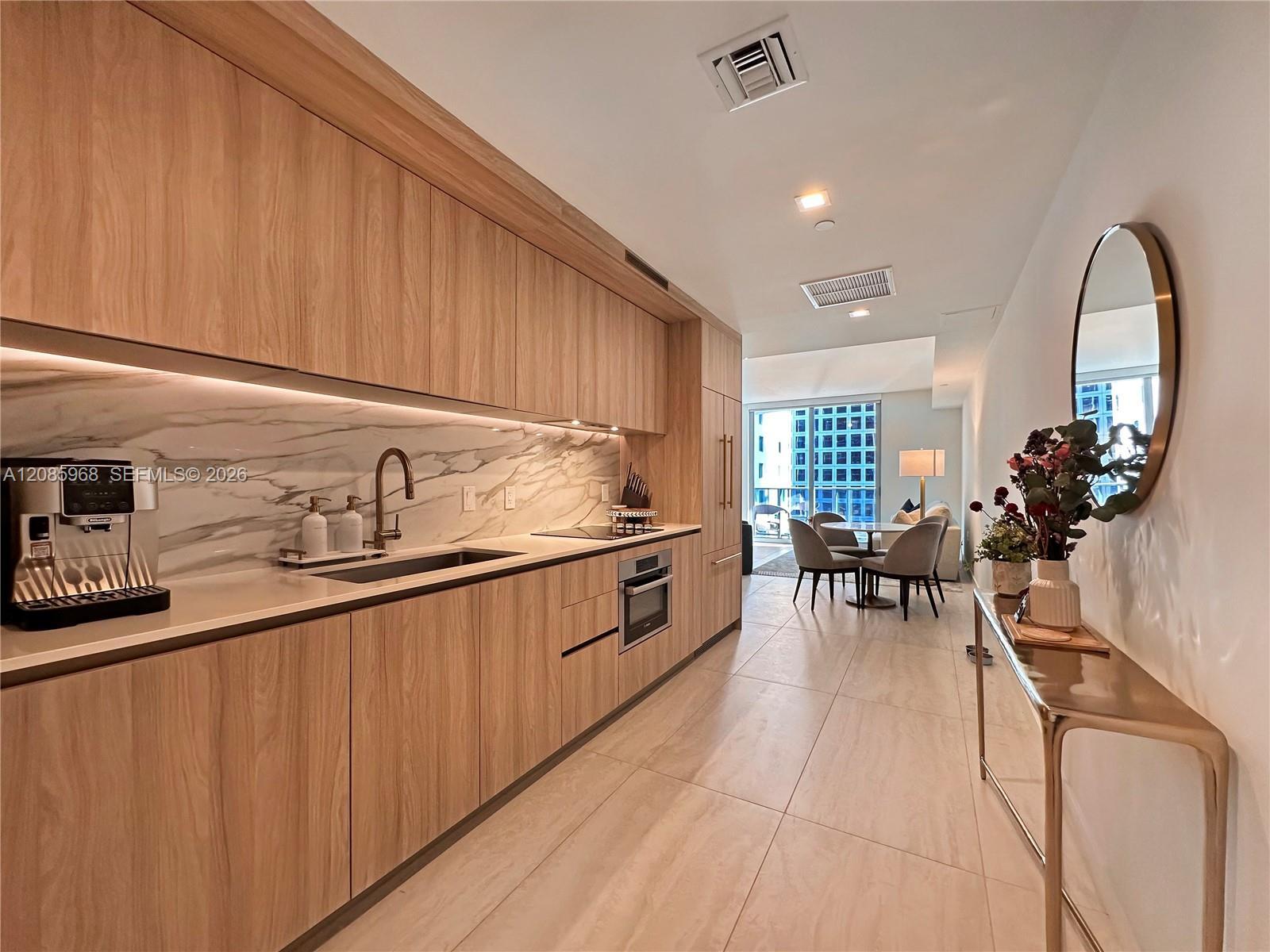 77 SE 5th St # 2814, Miami FL 33131 photo 5