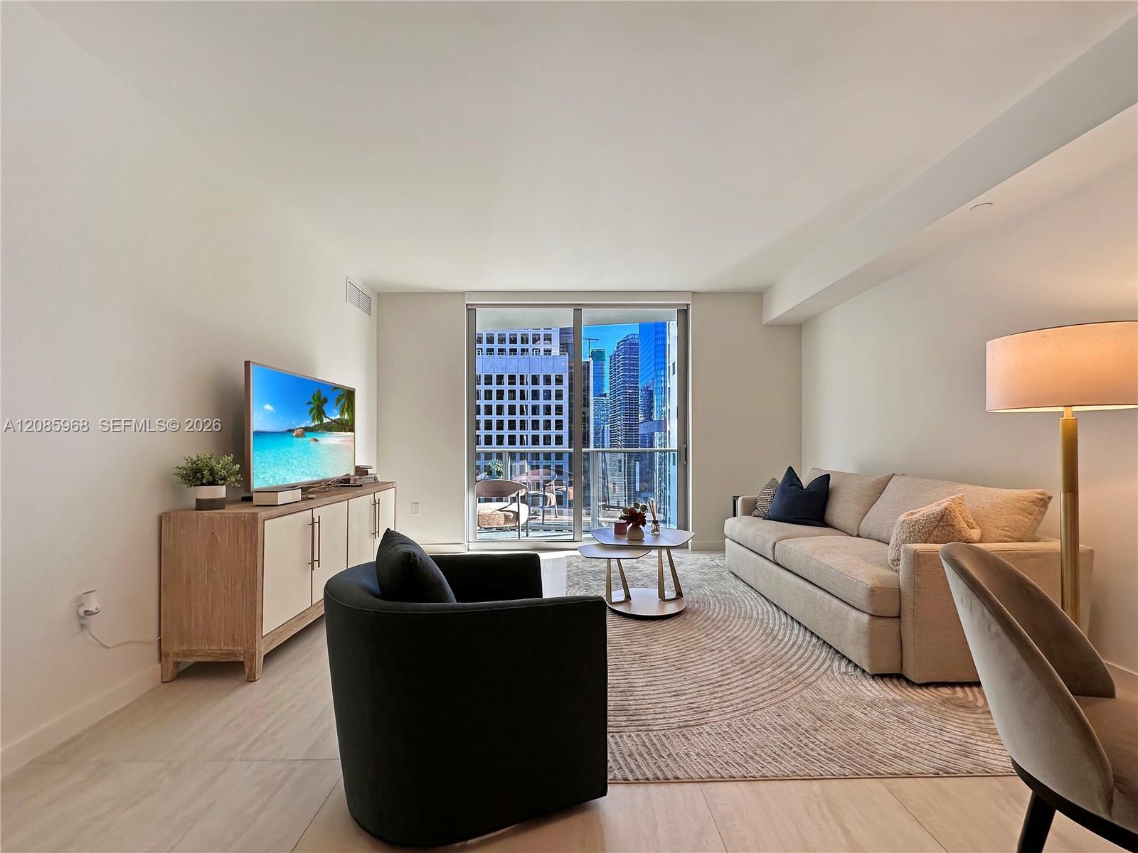 77 SE 5th St # 2814, Miami FL 33131 photo 4