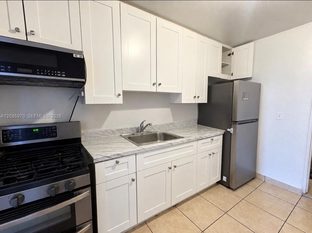 1010 E 8th Ct, Hialeah FL 33010 photo 2