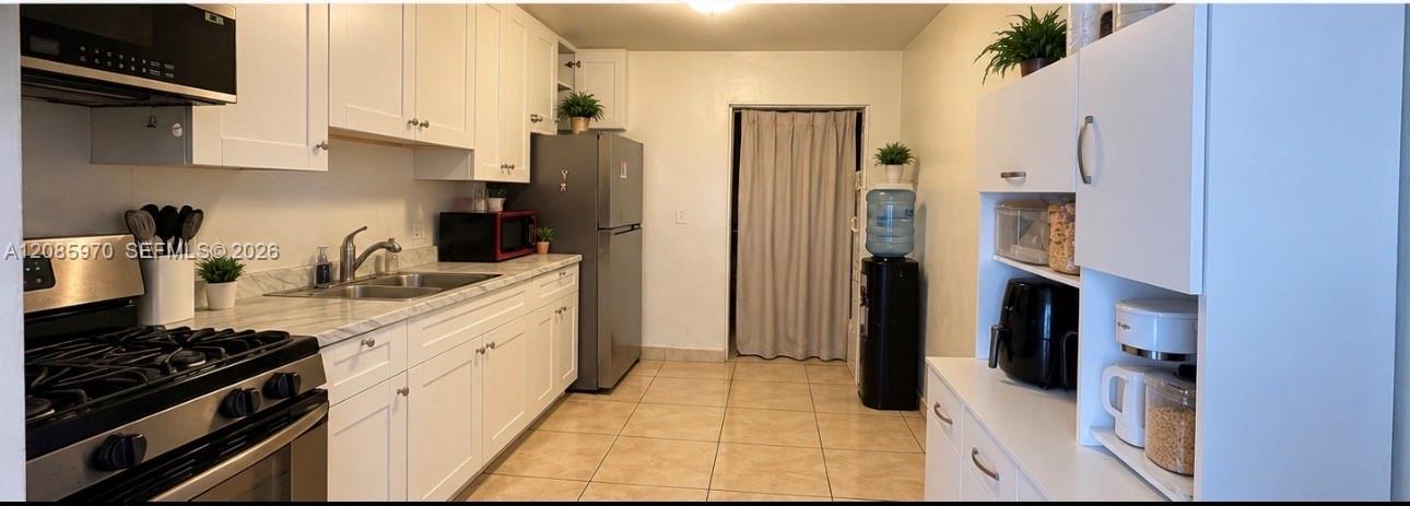 1010 E 8th Ct, Hialeah FL 33010 photo 3