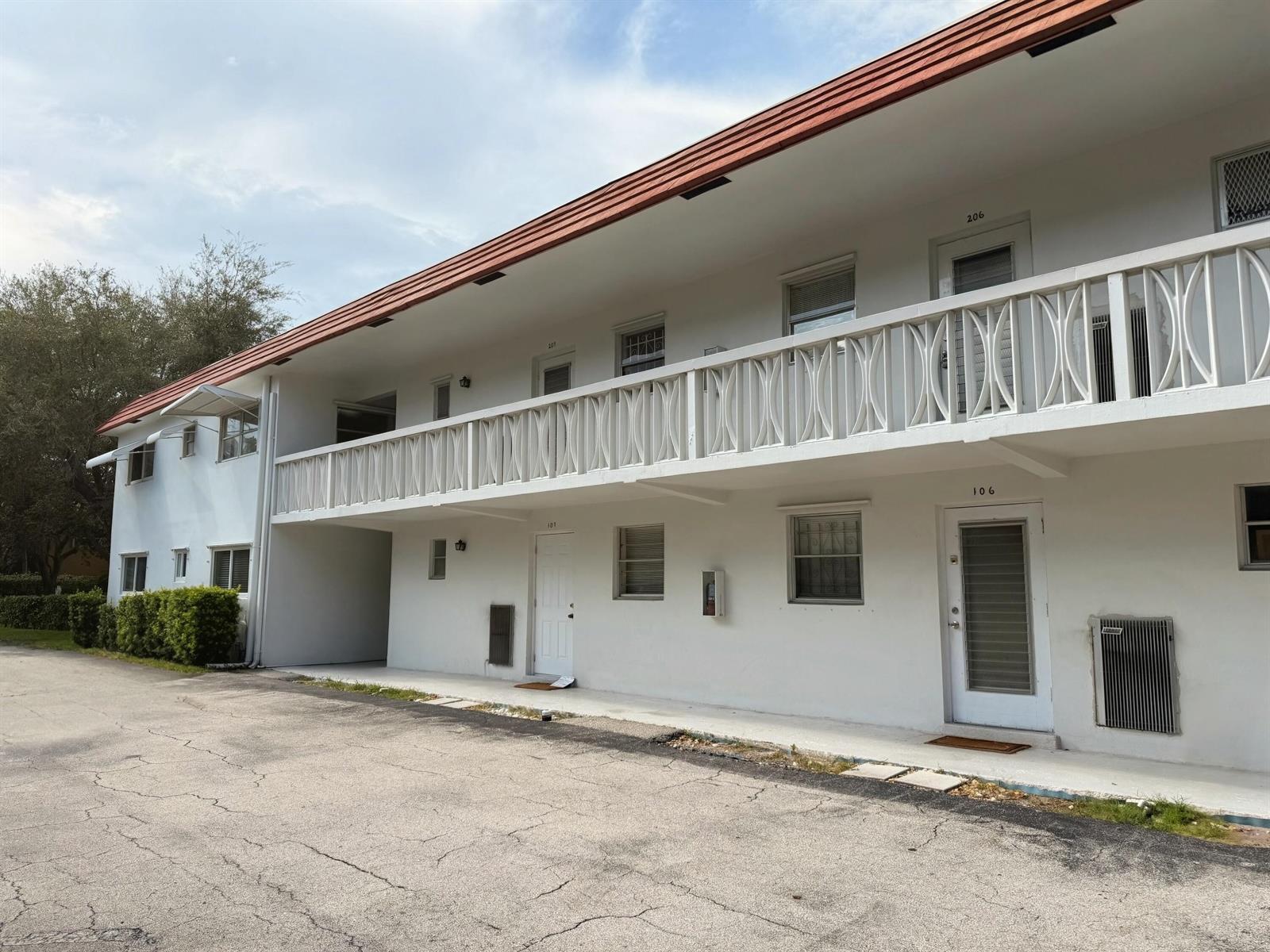 899 SE 2ND Avenue # 207, Deerfield Beach FL 33441 photo 2
