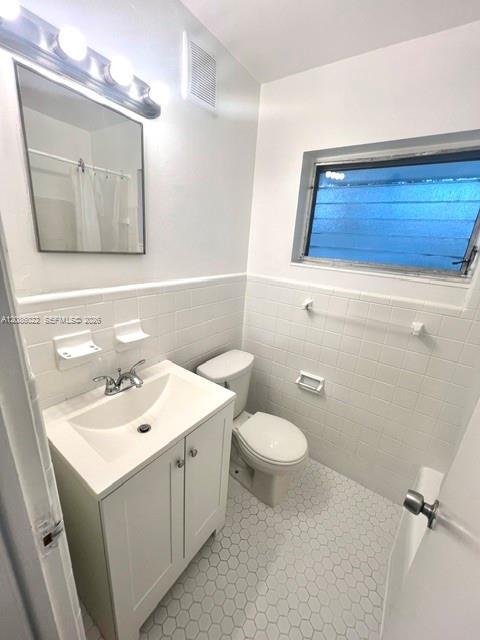 696 NE 85th St # 2, Miami FL 33138 photo 5