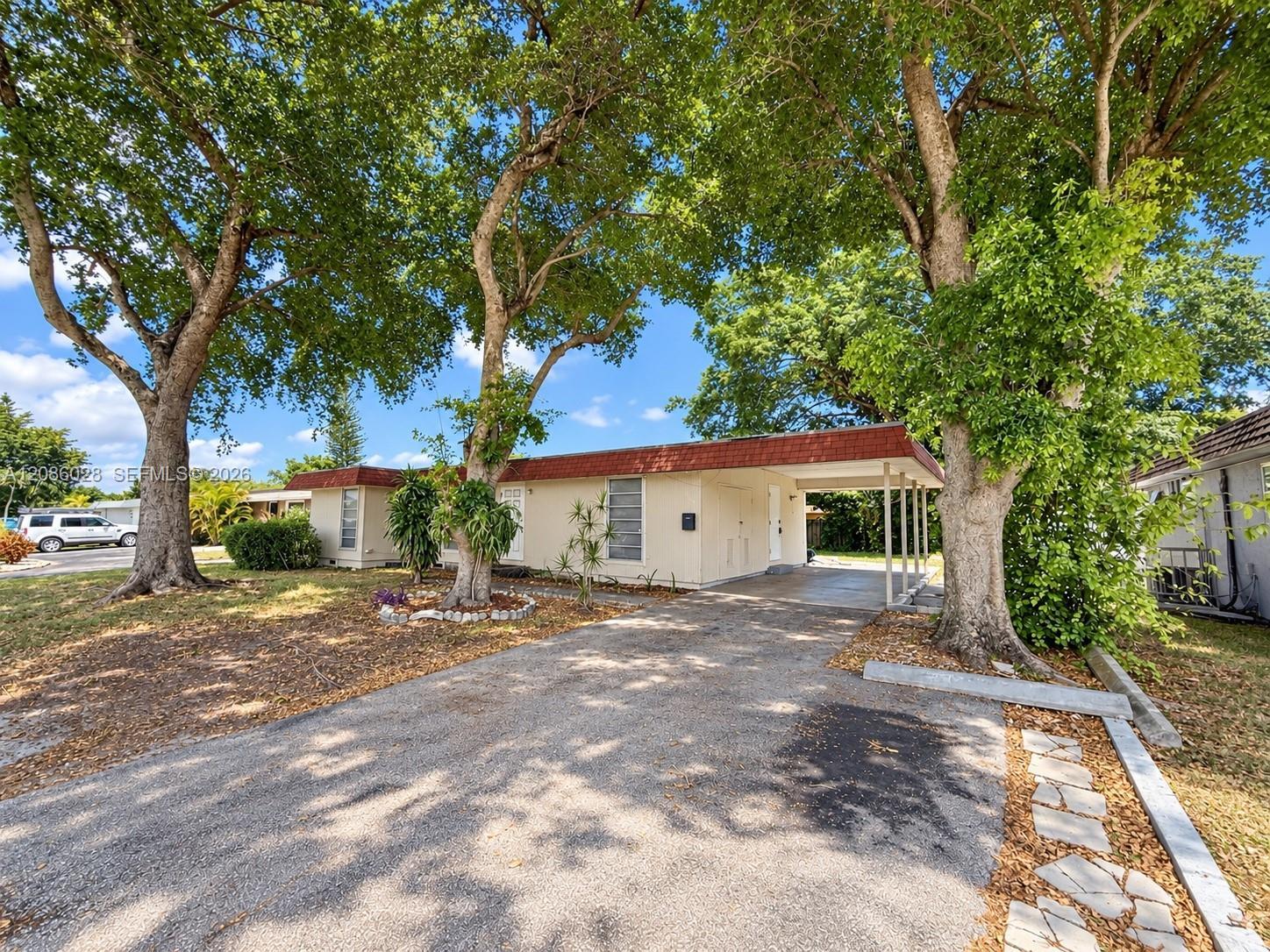 7804 NW 73rd Ter, Tamarac FL 33321 photo 2