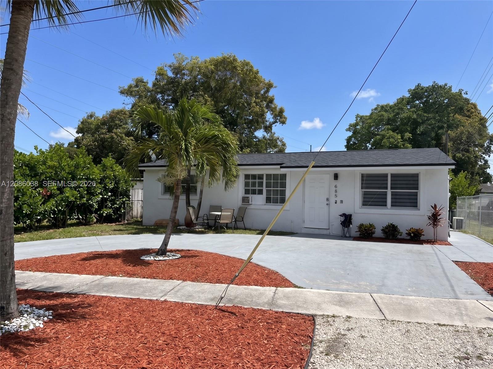 685 SW 7th Ter # 2, Dania Beach FL 33004