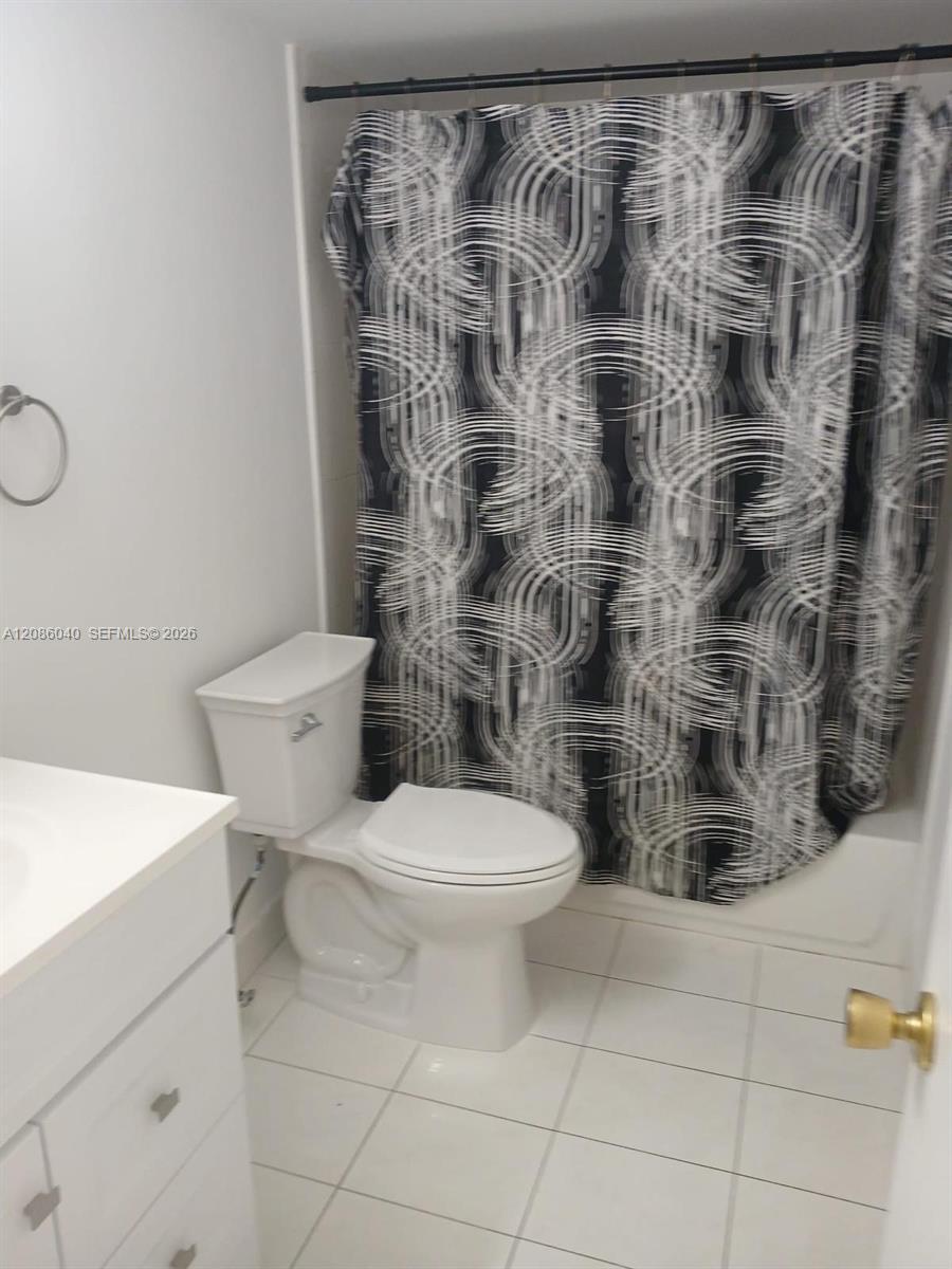 8405 NW 8th St # 311, Miami FL 33126 photo 4