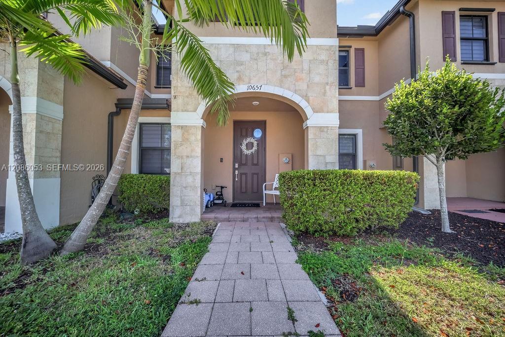 10657 W 32nd Ln, Hialeah FL 33018 photo 5
