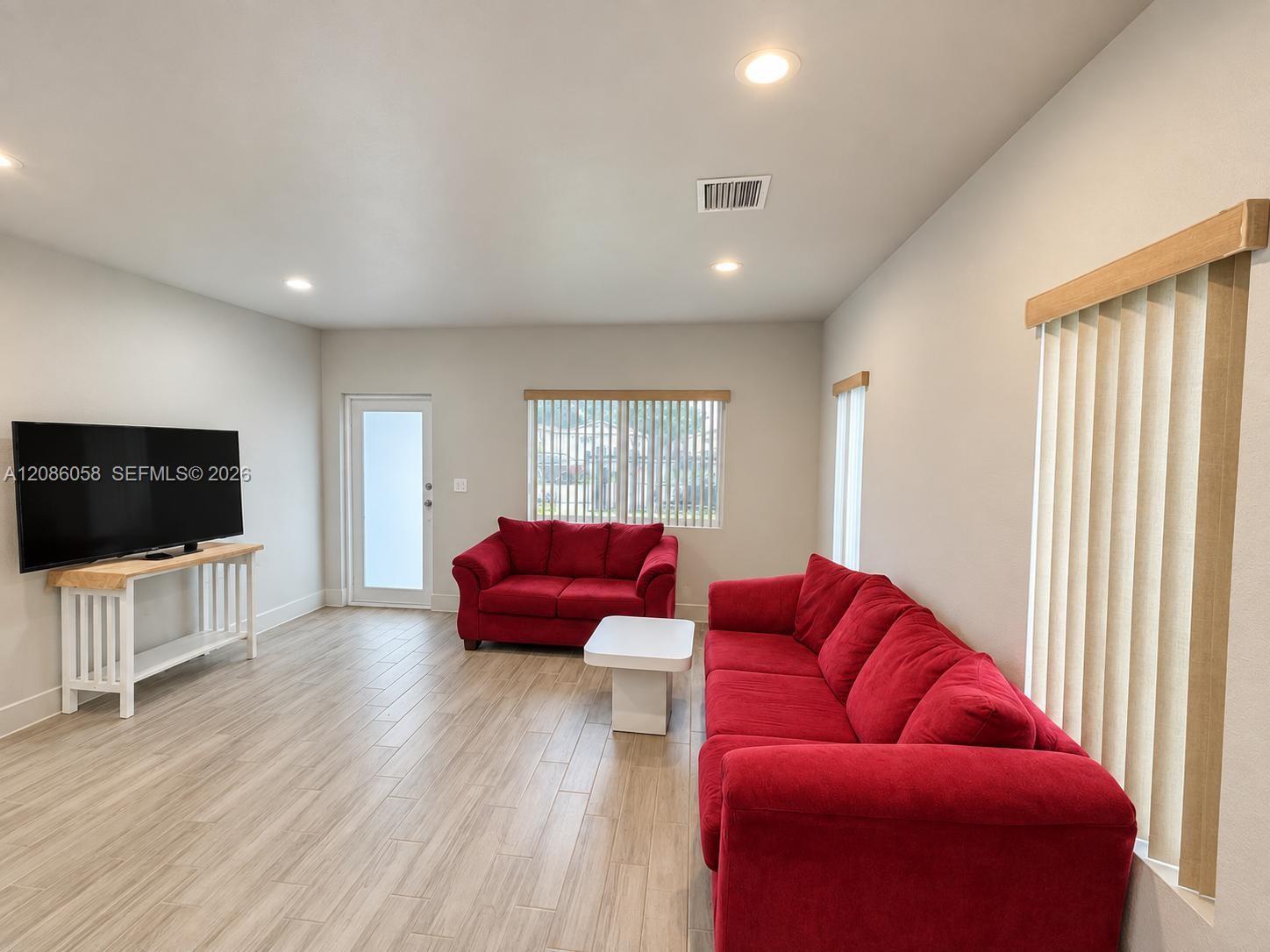 4420 NW 30th Ave, Miami FL 33142 photo 5