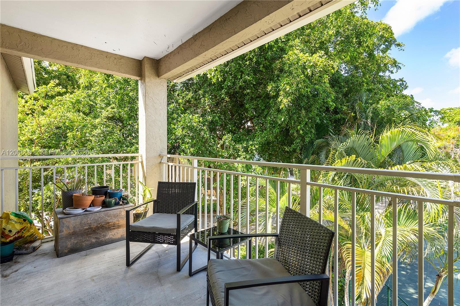1825 Palm Cove Blvd # 303, Delray Beach FL 33445
