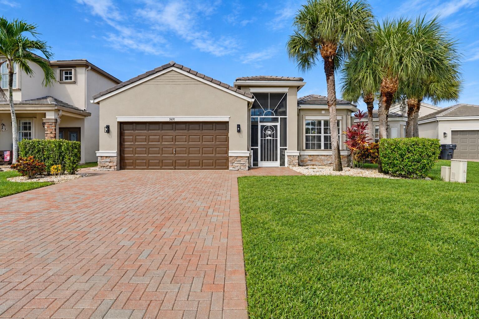 5691 Saddle Trail Lane, Lake Worth FL 33449 photo 2