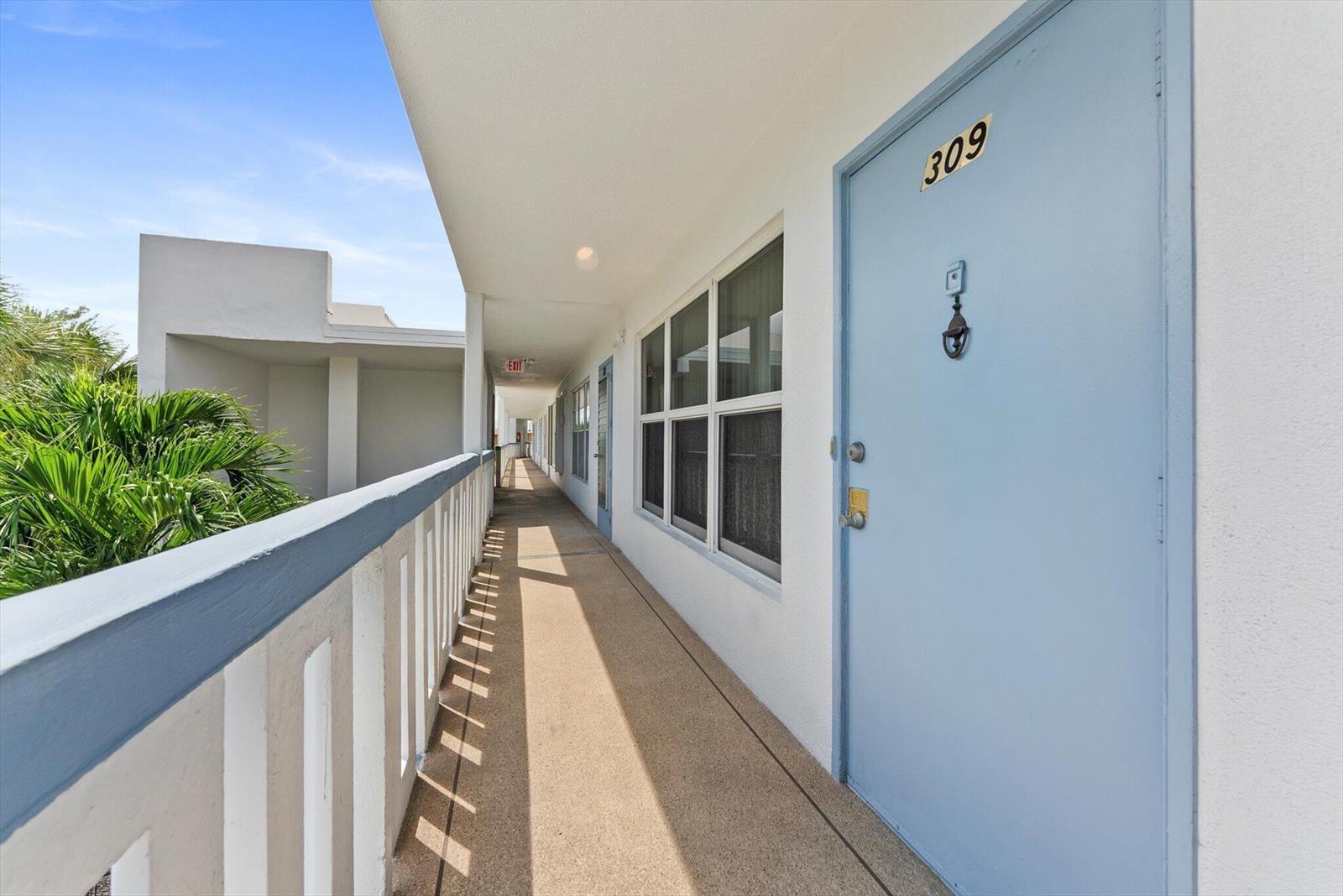 309 WELLINGTON M, West Palm Beach FL 33417 photo 5