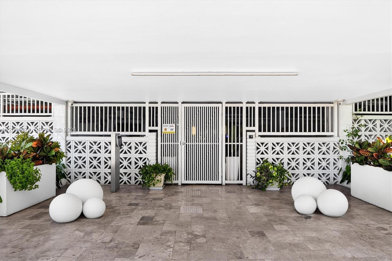 401 Ocean Dr # 518, Miami Beach FL 33139 photo 4