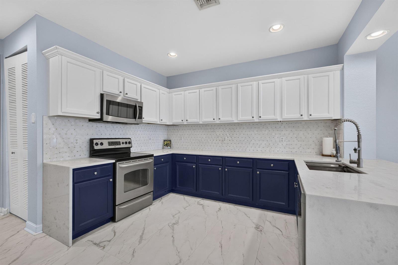 980 Marina Del Ray Lane # 2, West Palm Beach FL 33401 photo 5