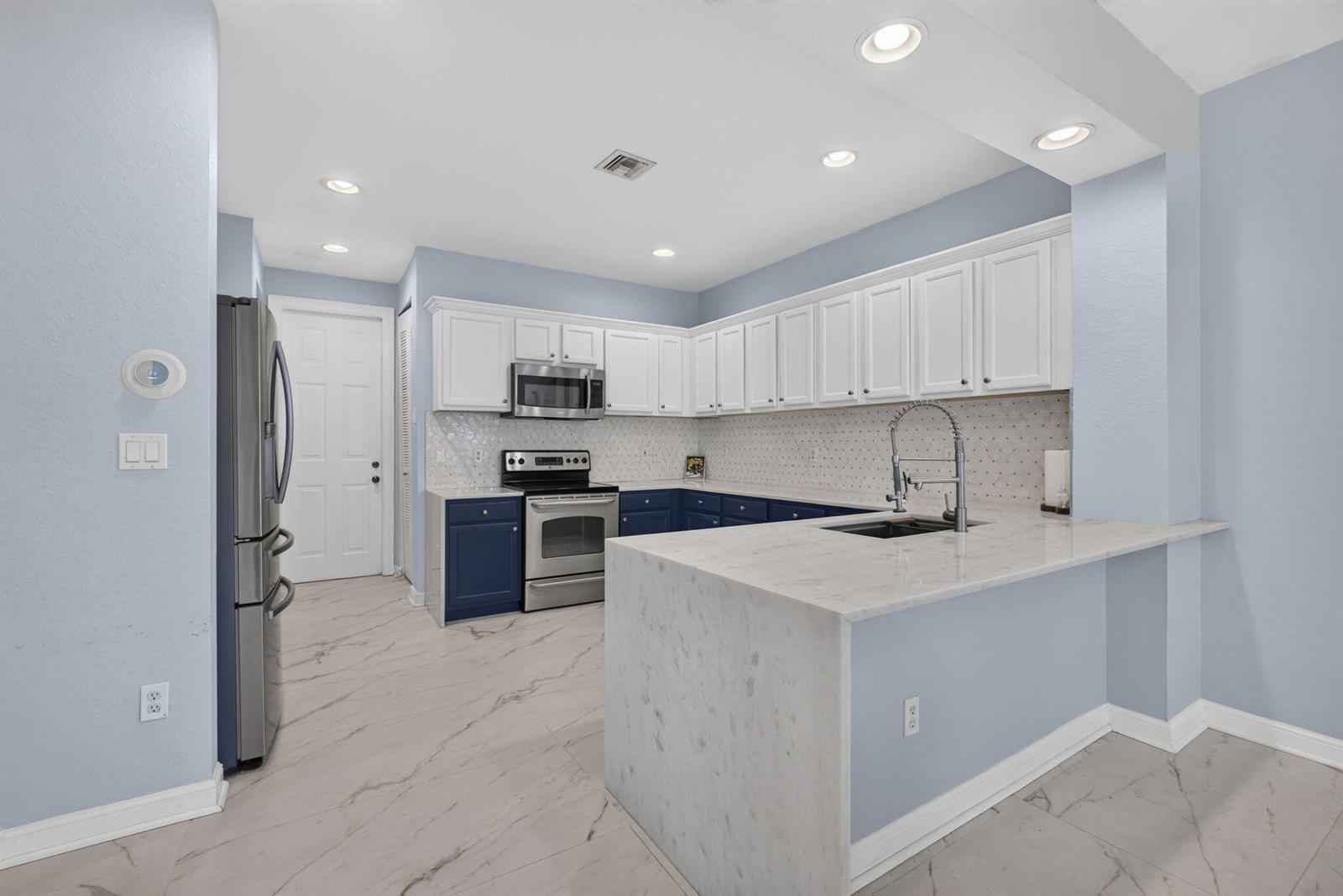 980 Marina Del Ray Lane # 2, West Palm Beach FL 33401 photo 4