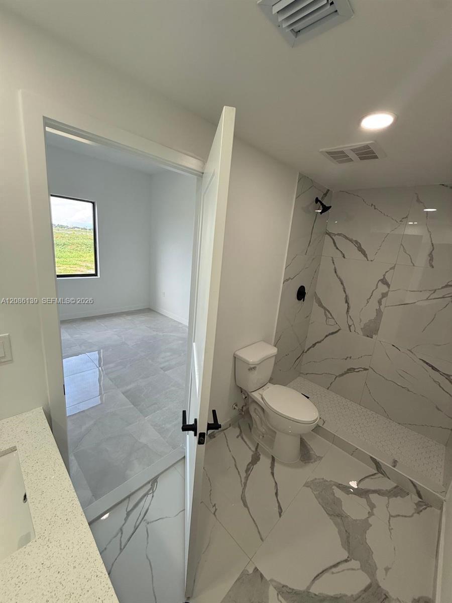 1416 NW 6th Ter, Florida City FL 33034 photo 4