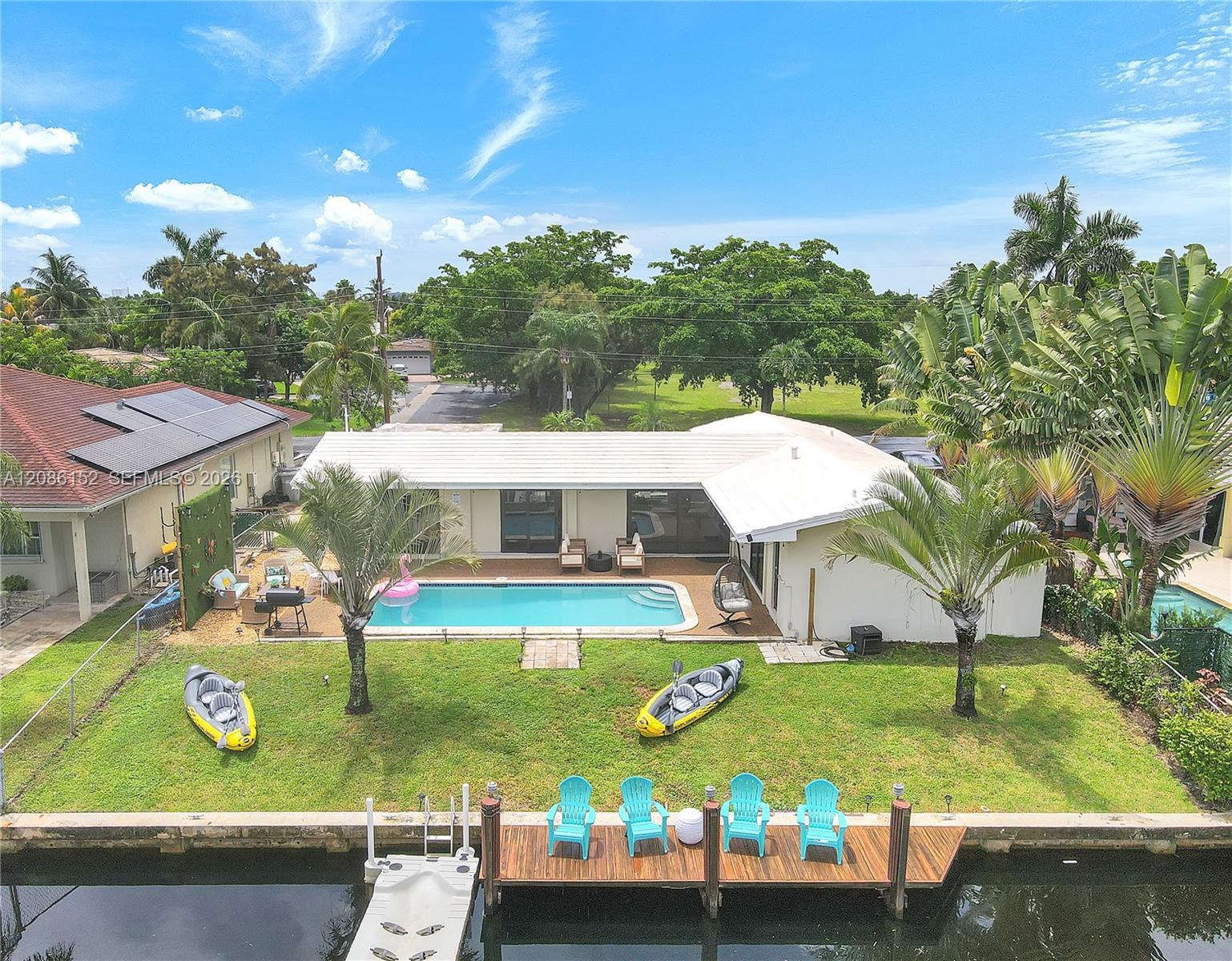151 SE 9th Ct, Pompano Beach FL 33060 photo 2