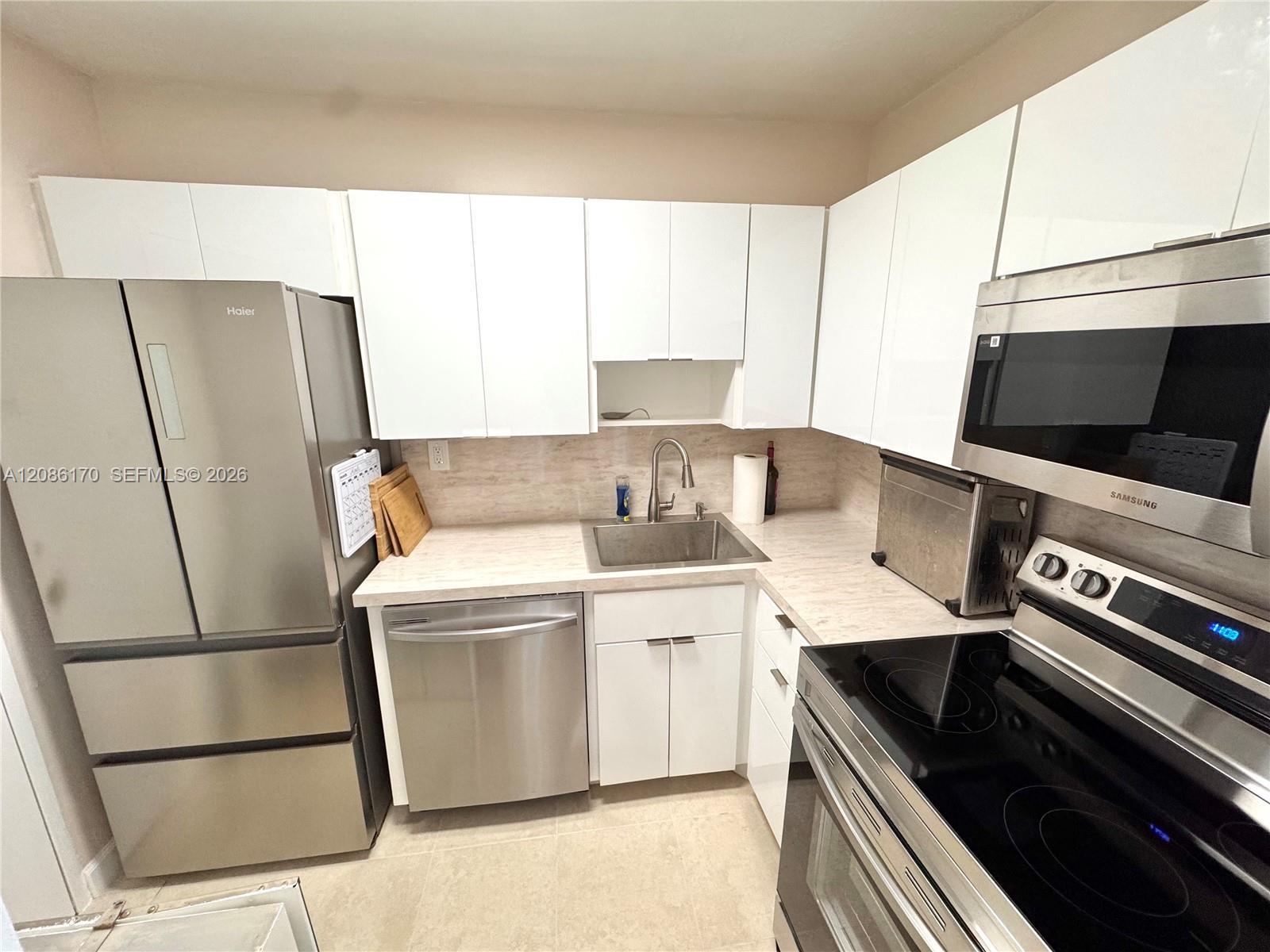 2899 Collins Ave # 550, Miami Beach FL 33140 photo 4