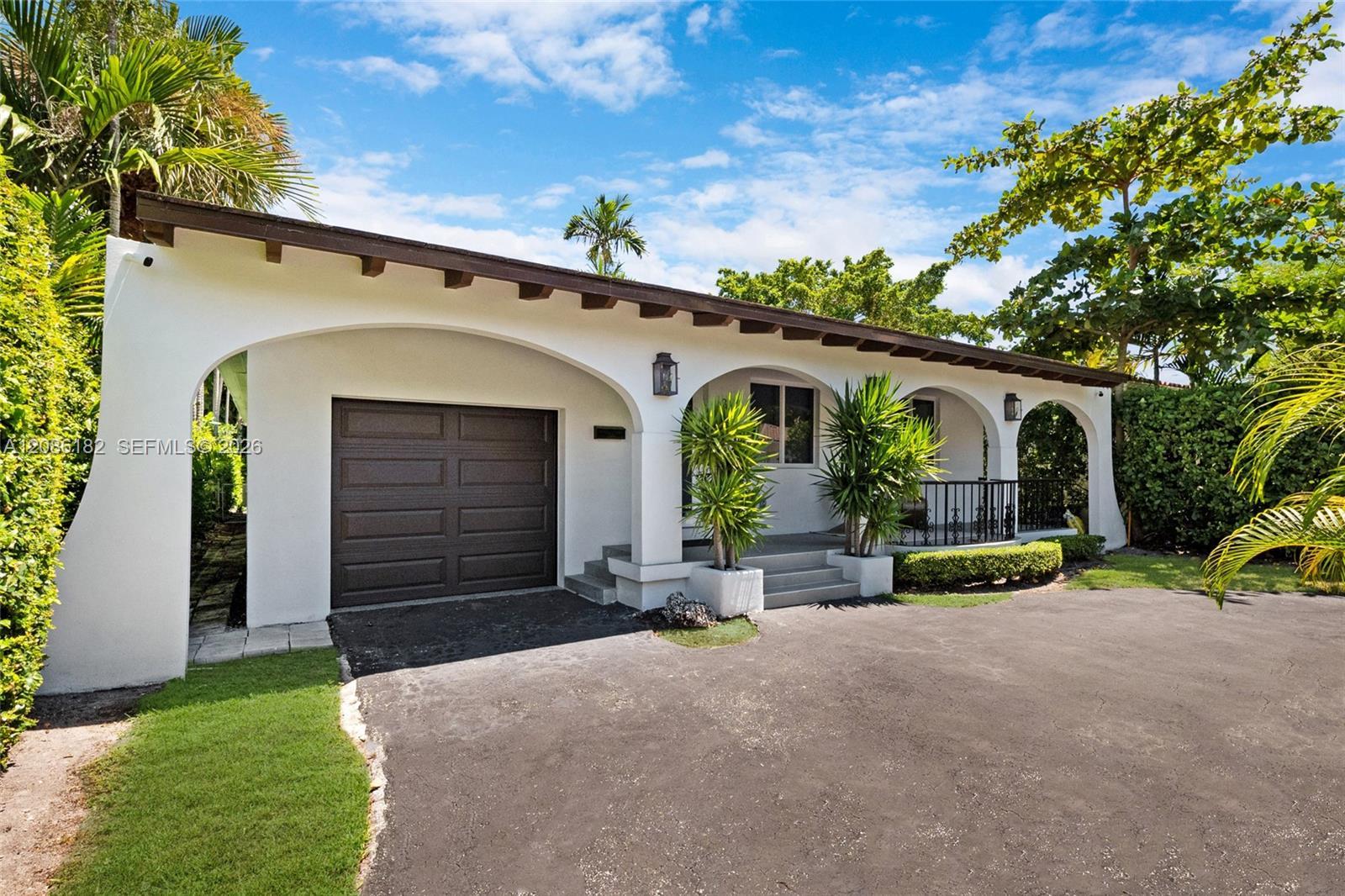 817 Tangier St, Coral Gables FL 33134 photo 2