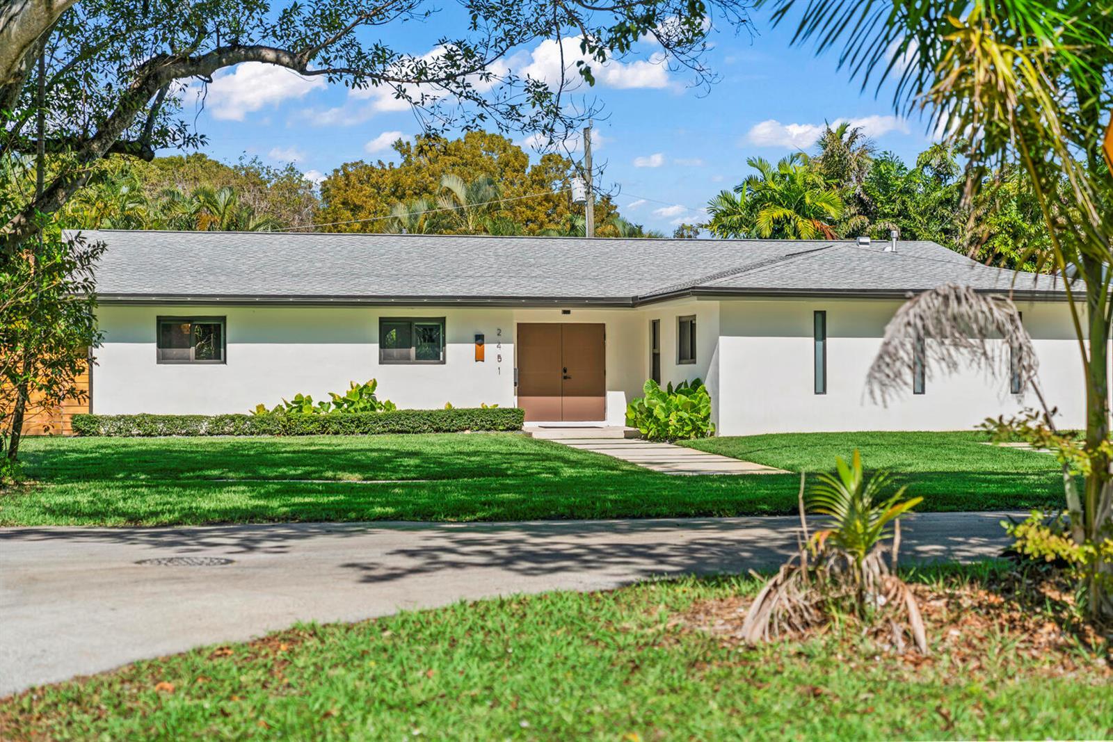 2451 NE 199th Street, Miami FL 33180 photo 3