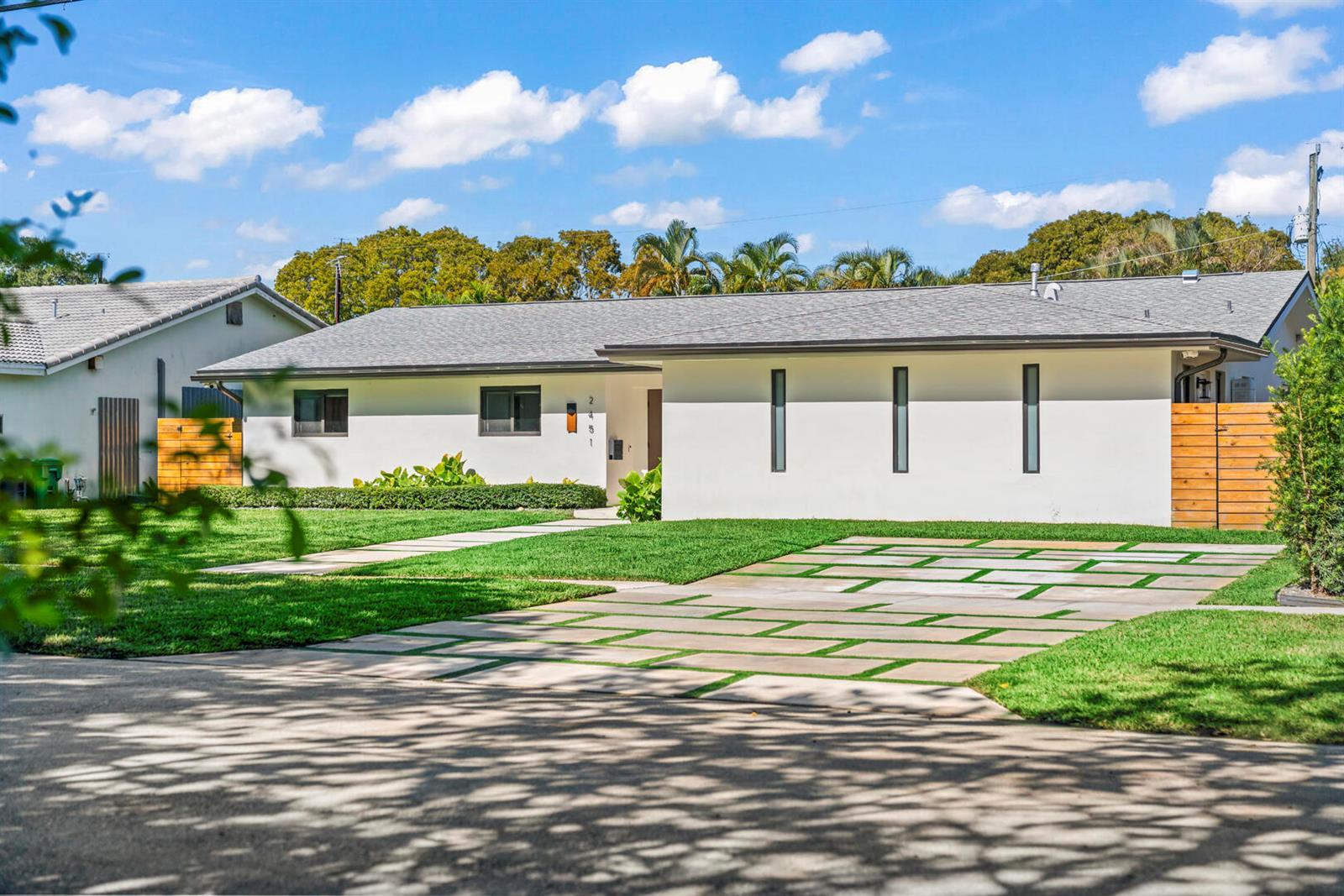 2451 NE 199th Street, Miami FL 33180 photo 5