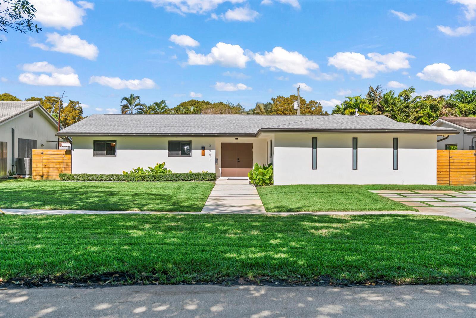 2451 NE 199th Street, Miami FL 33180 photo 4