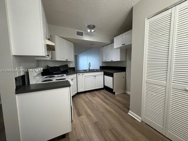 116 Lake Emerald Dr # 202, Oakland Park FL 33309 photo 4