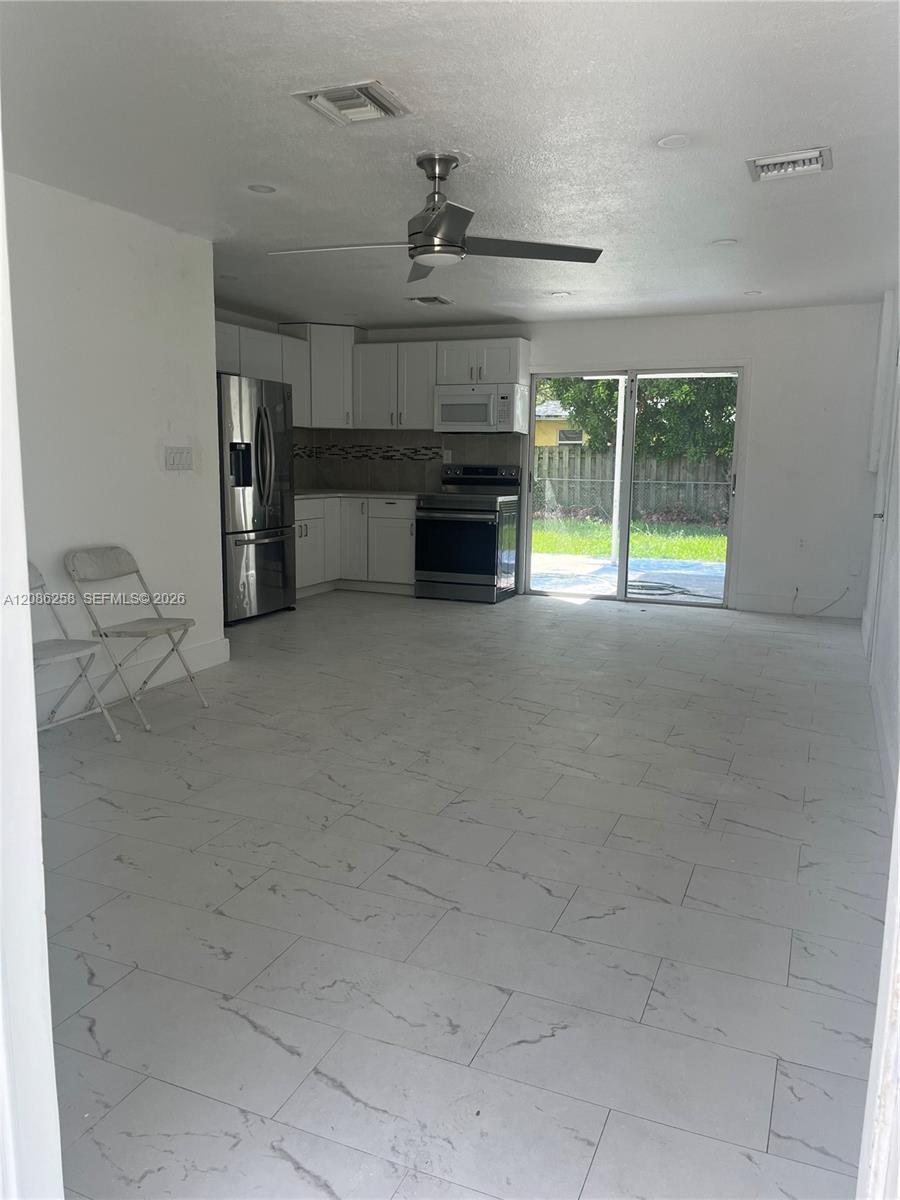 5700 SW 37th Ct # 5700, Davie FL 33314 photo 4
