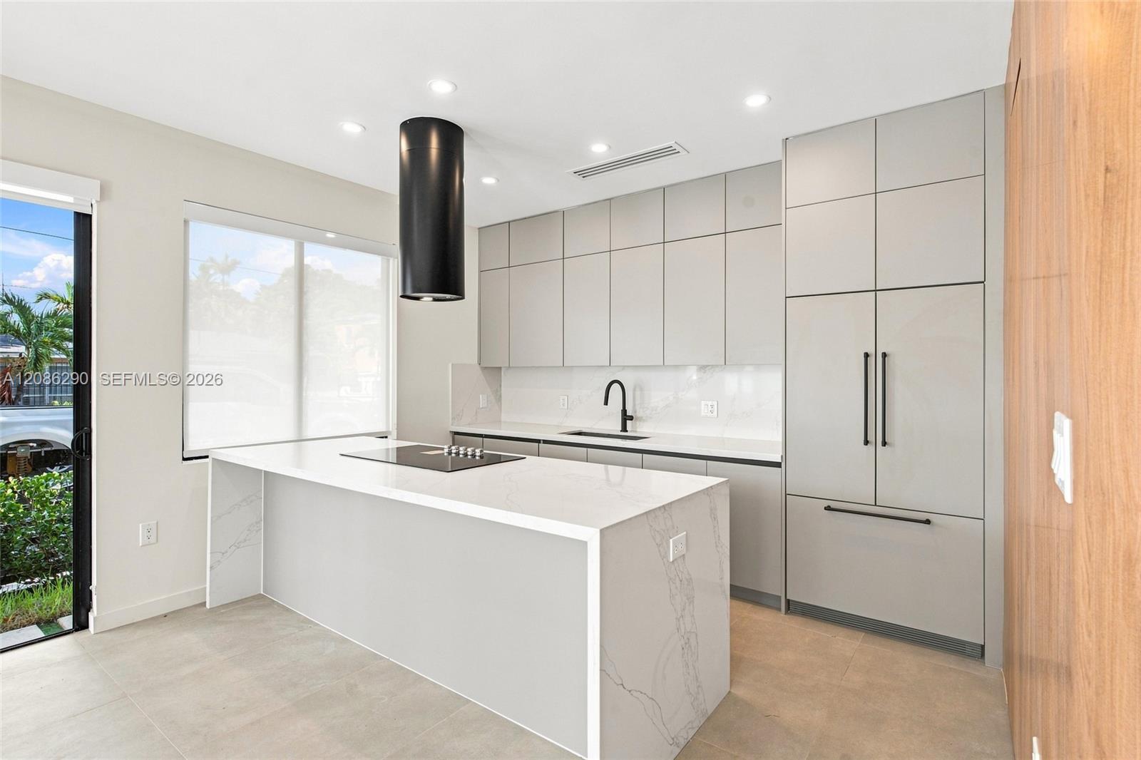 1001 SW 10 AVE, Miami FL 33130 photo 2