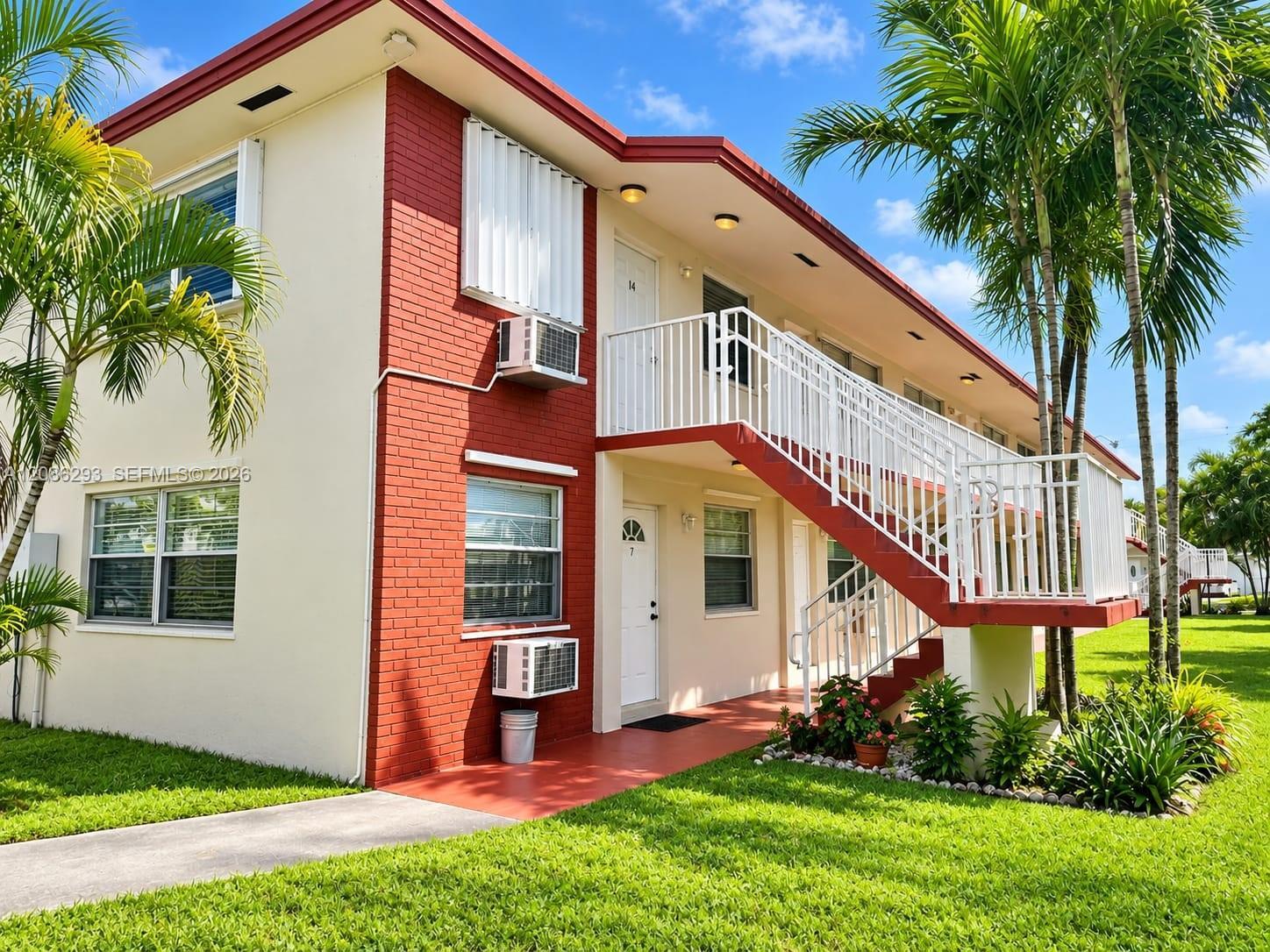 2915 Plunkett St # 11D, Hollywood FL 33020 photo 2
