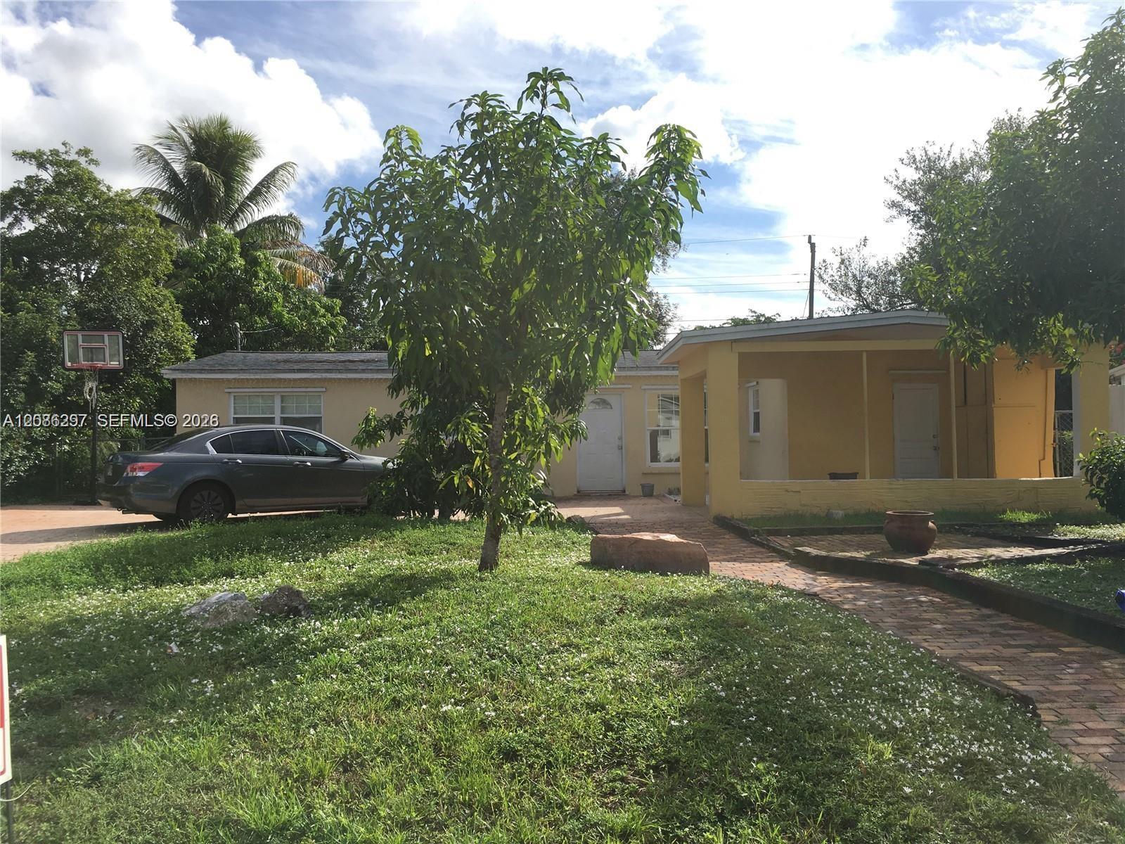 6610 Mckinley St, Hollywood FL 33024