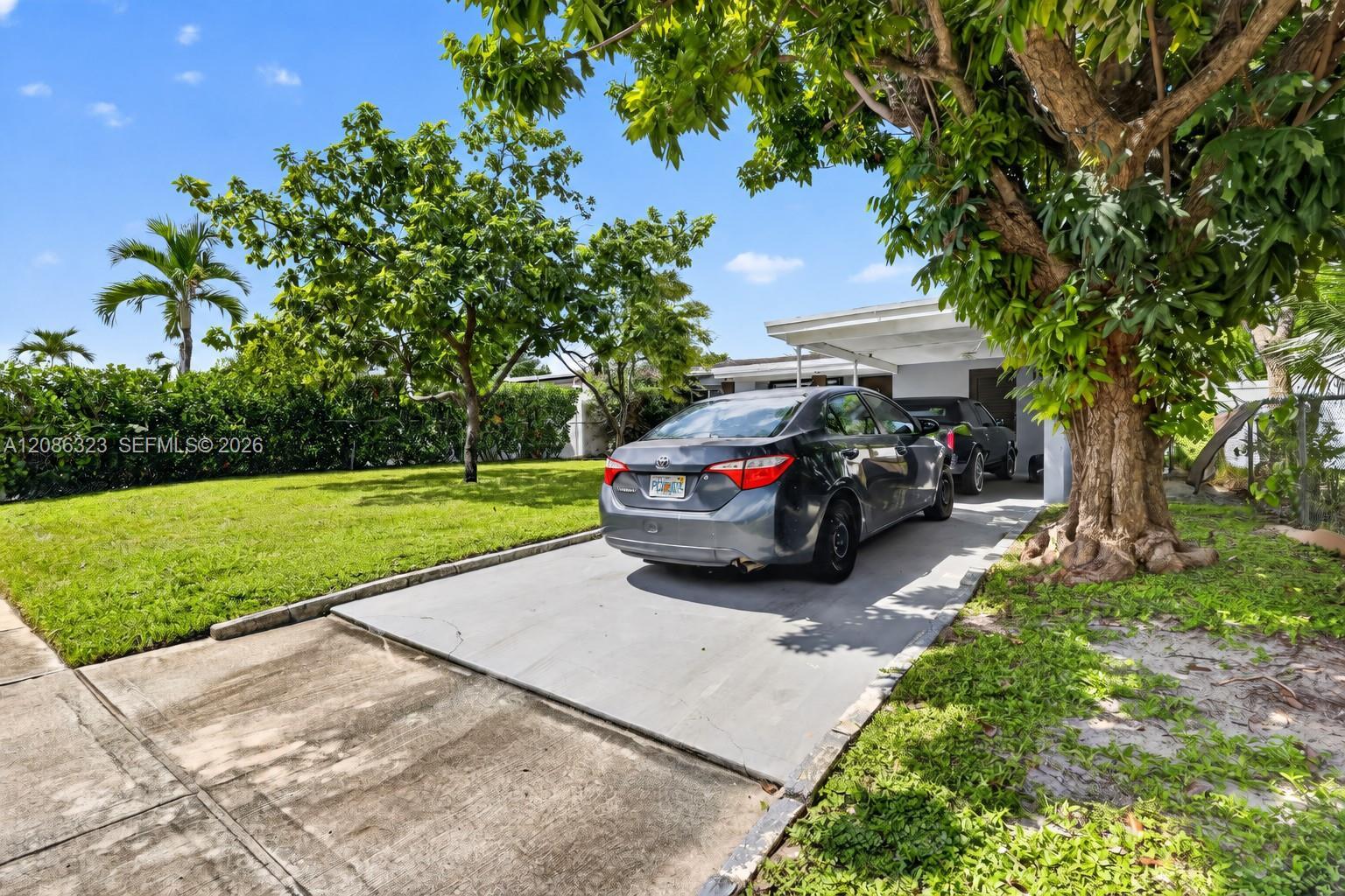 5317 NE 5th Ave, Oakland Park FL 33334 photo 3