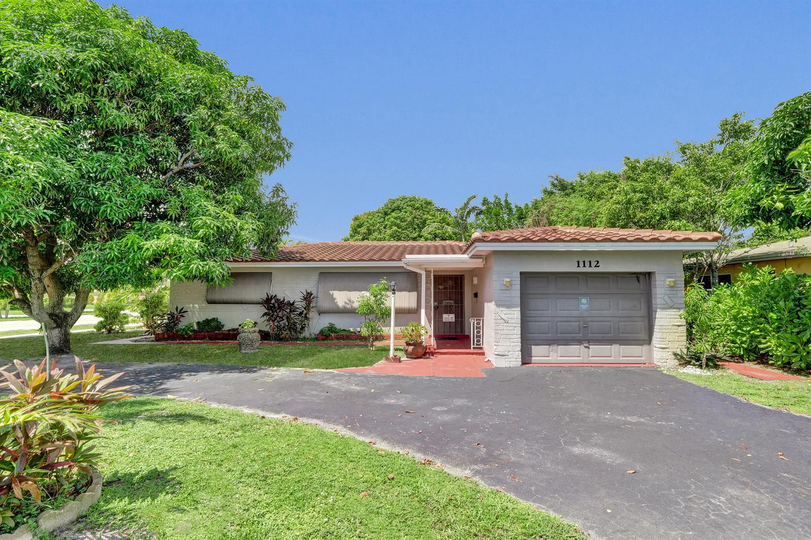 1112 S 22nd Court, Hollywood FL 33020 photo 2
