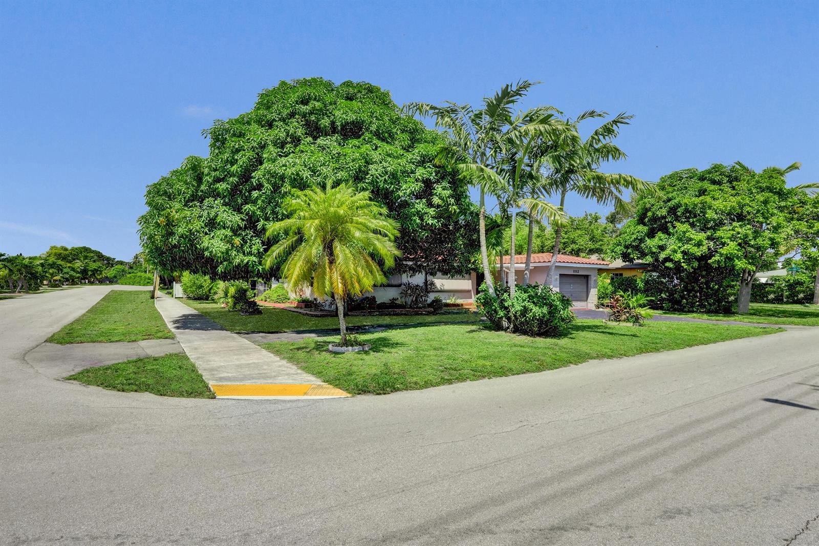 1112 S 22nd Court, Hollywood FL 33020 photo 5