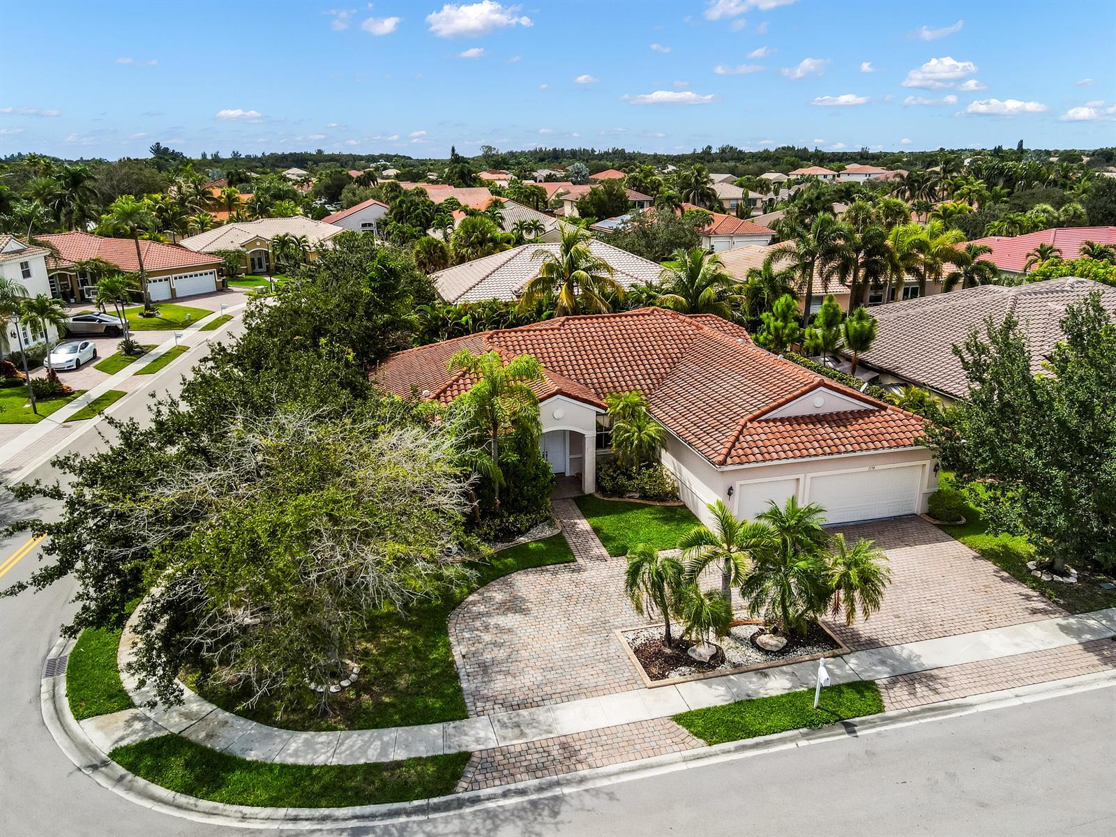 1150 SW 189TH Avenue, Pembroke Pines FL 33029 photo 3