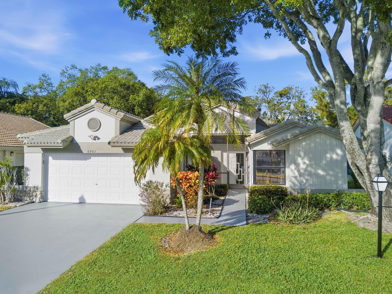 8901 BOATSWAIN Drive, Boynton Beach FL 33436 photo 2